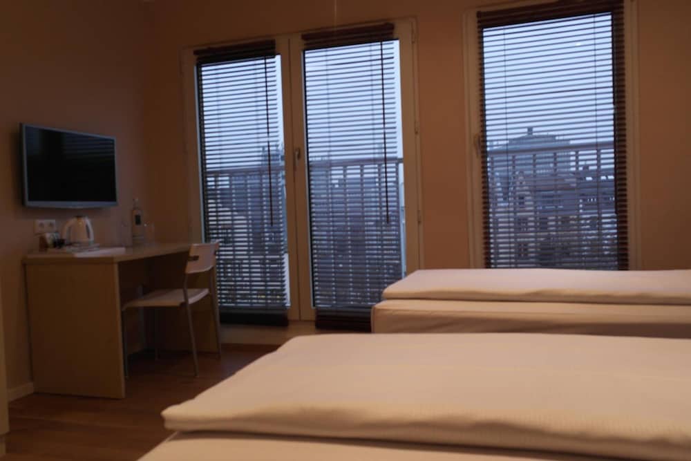 Фото Hotel Attaché