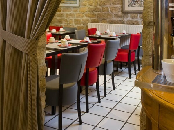 Фото Hotel Des Arts Paris Montmartre