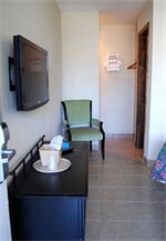 Фото Bedtime Inn & Suites