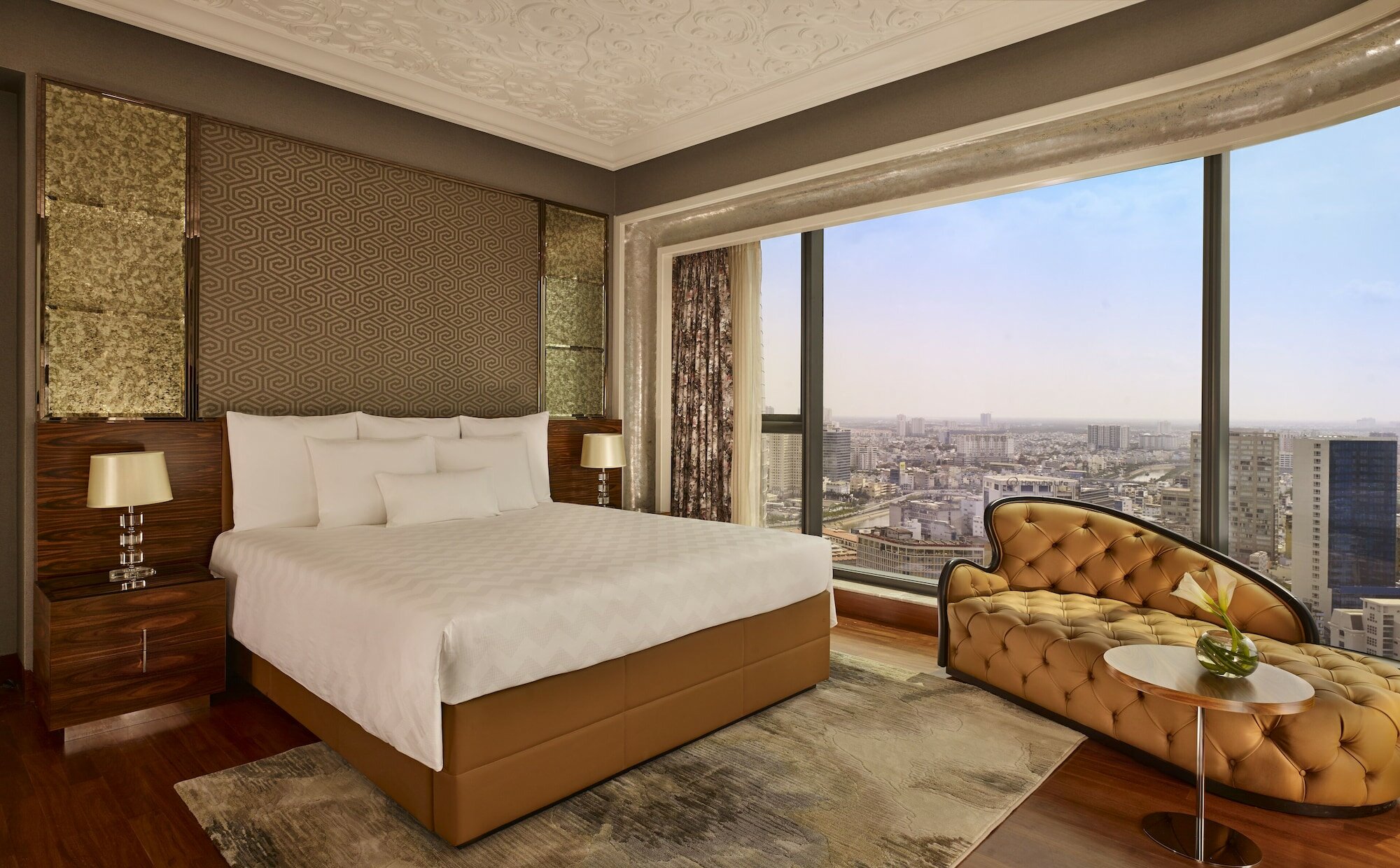 Фото The Reverie Saigon Residential Suites