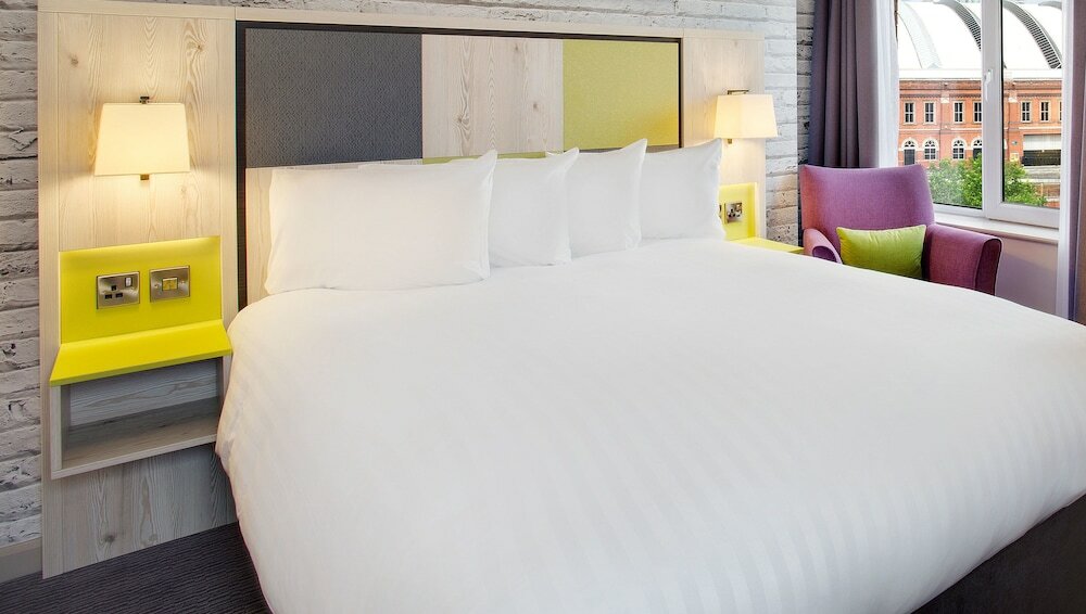 Фото Leonardo Hotel Manchester Central - Formerly Jurys Inn