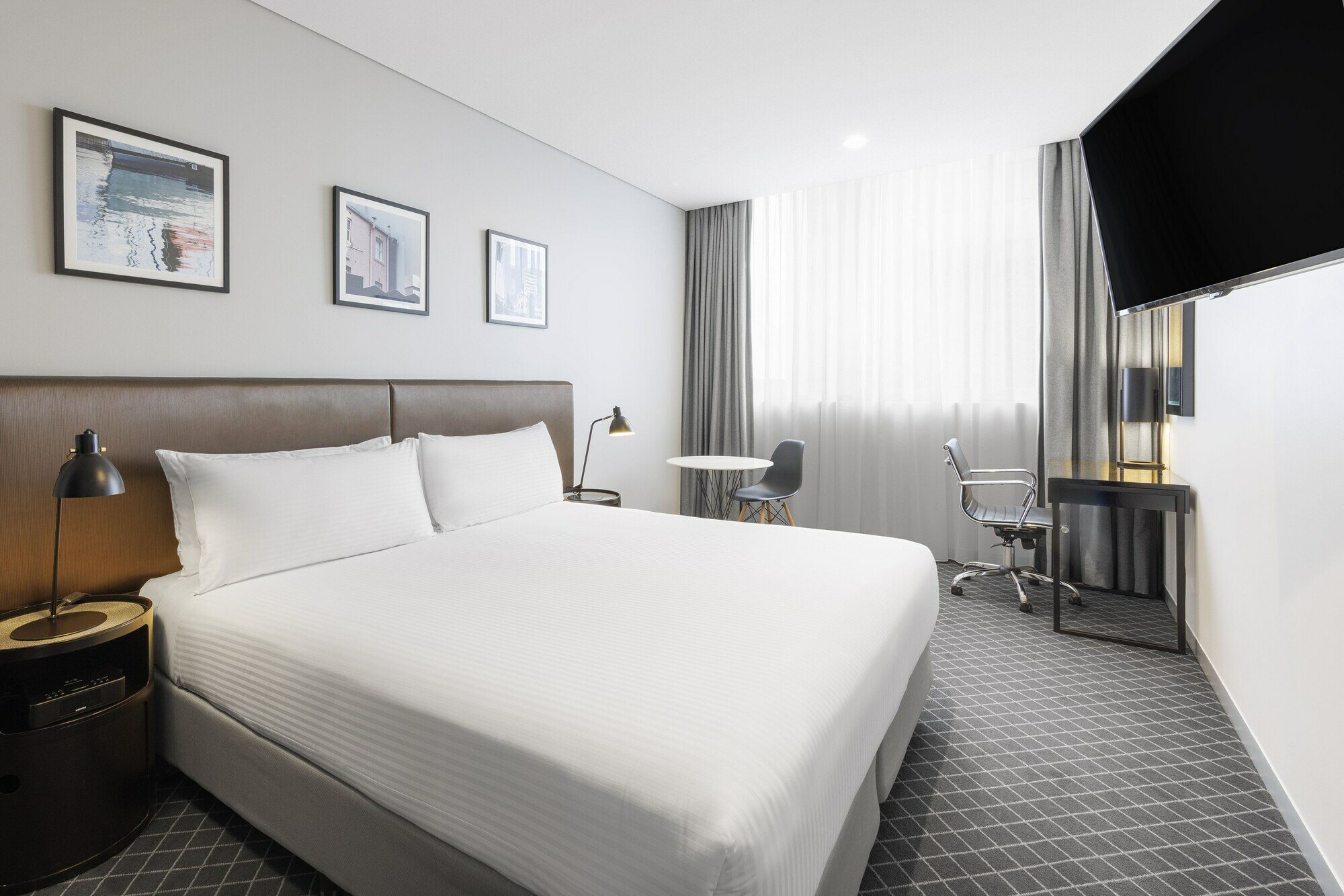 Фото Holiday Inn & Suites Sydney Bondi Junction, an Ihg Hotel