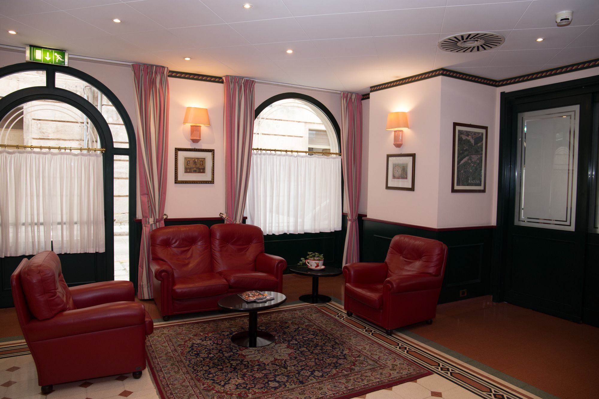 Фото Hotel Montreal