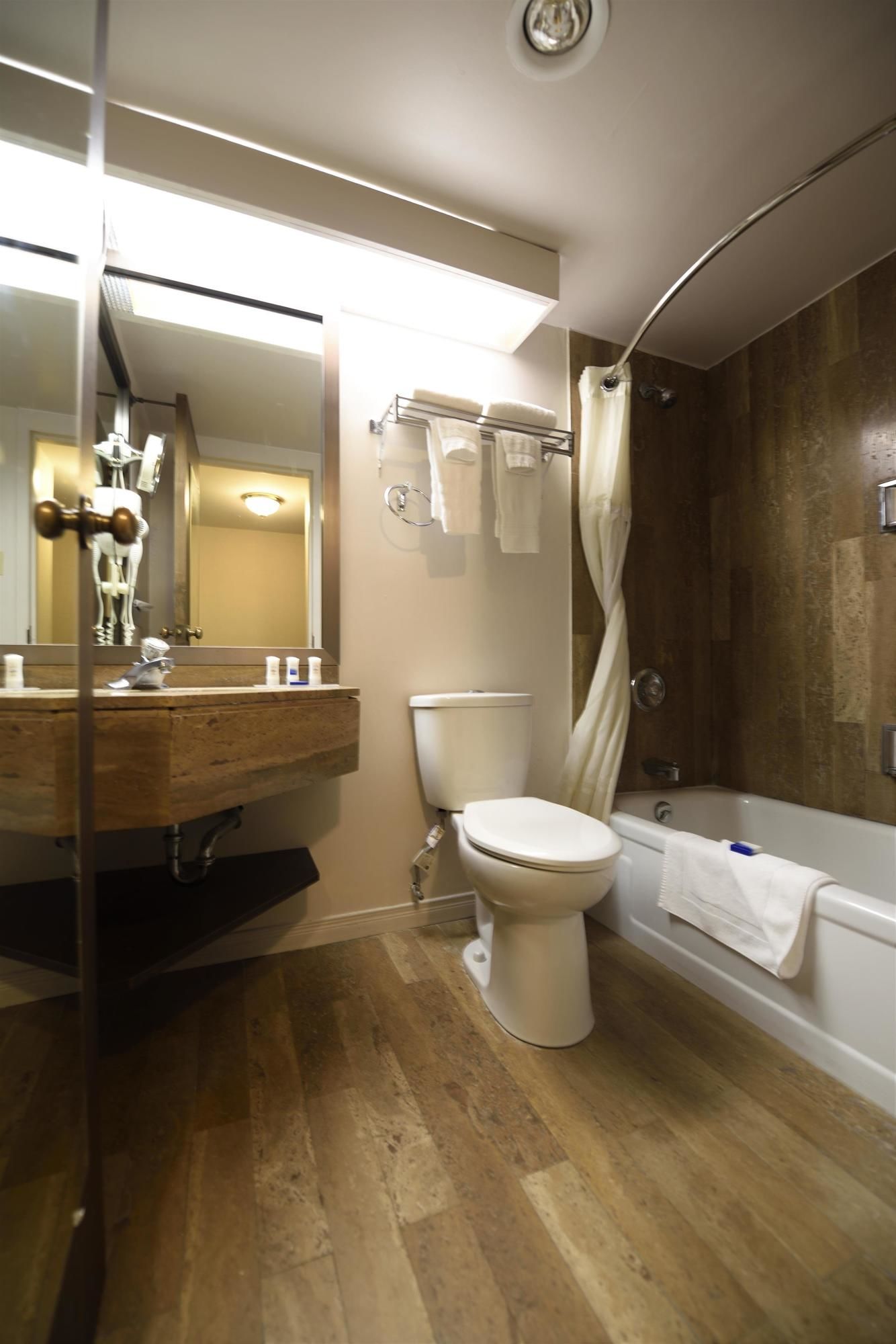 Фото Best Western Downtown Sudbury Centreville