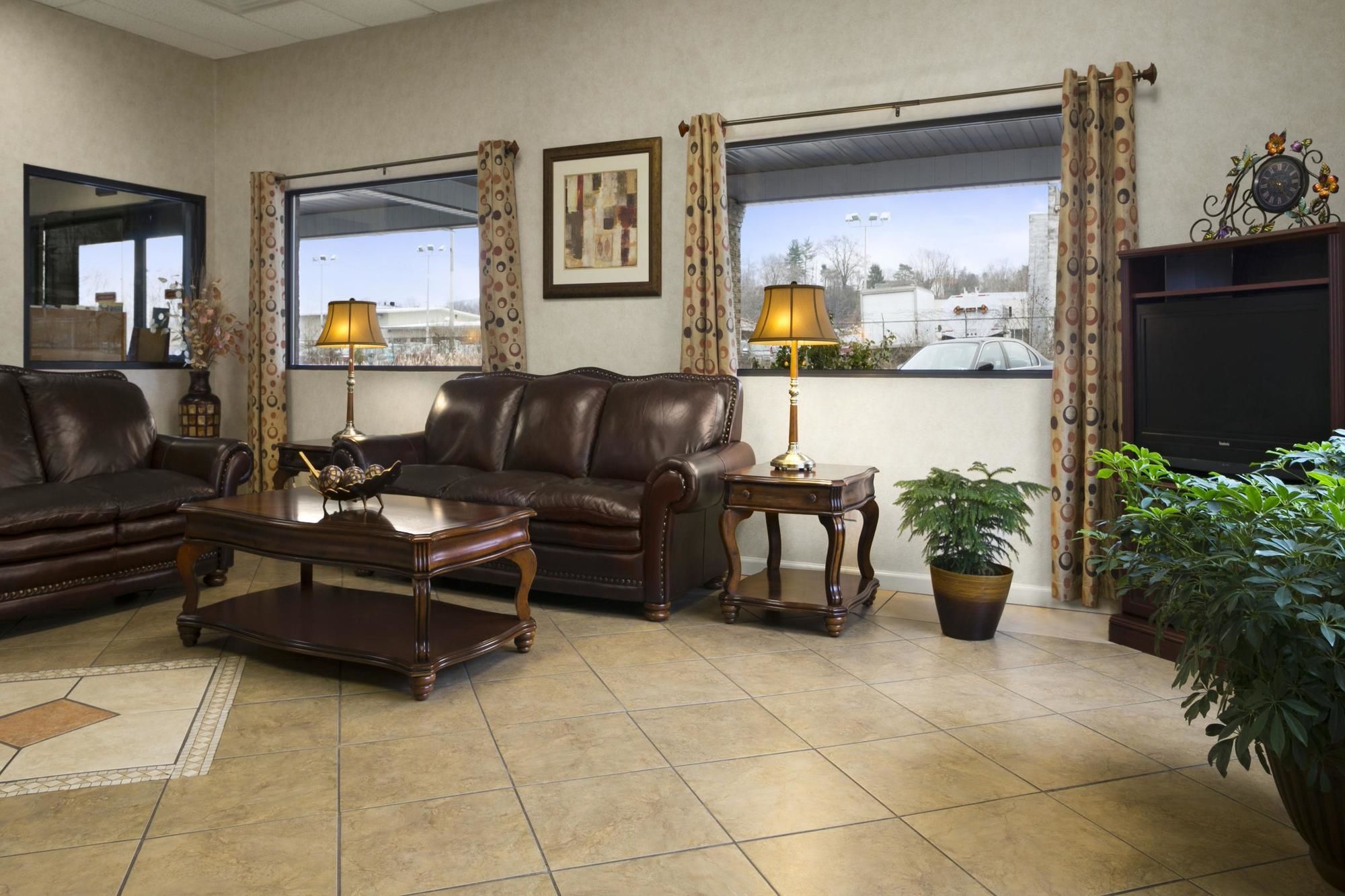 Фото Days Inn by Wyndham Huntington