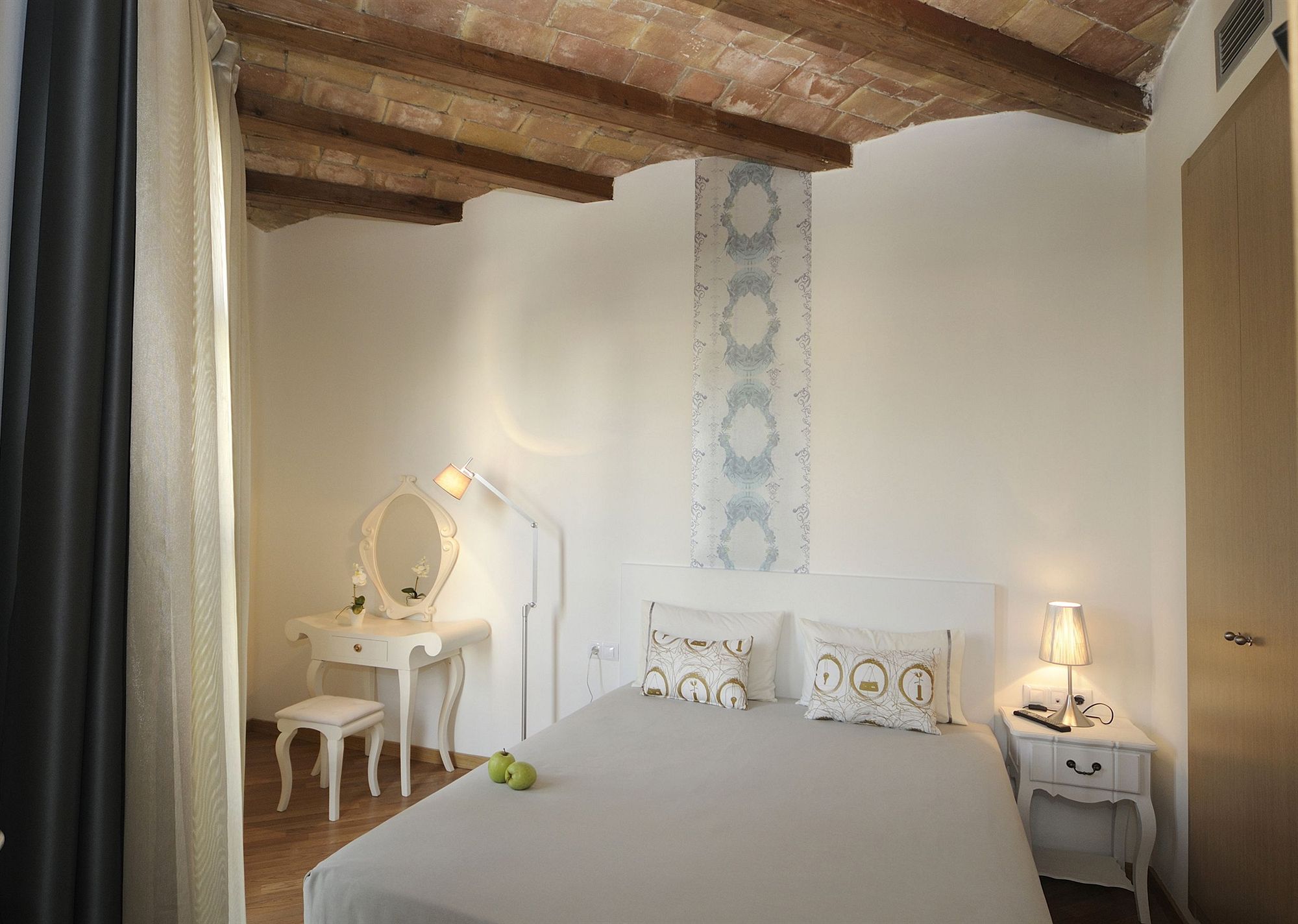 Фото Apart-Suites Hostemplo