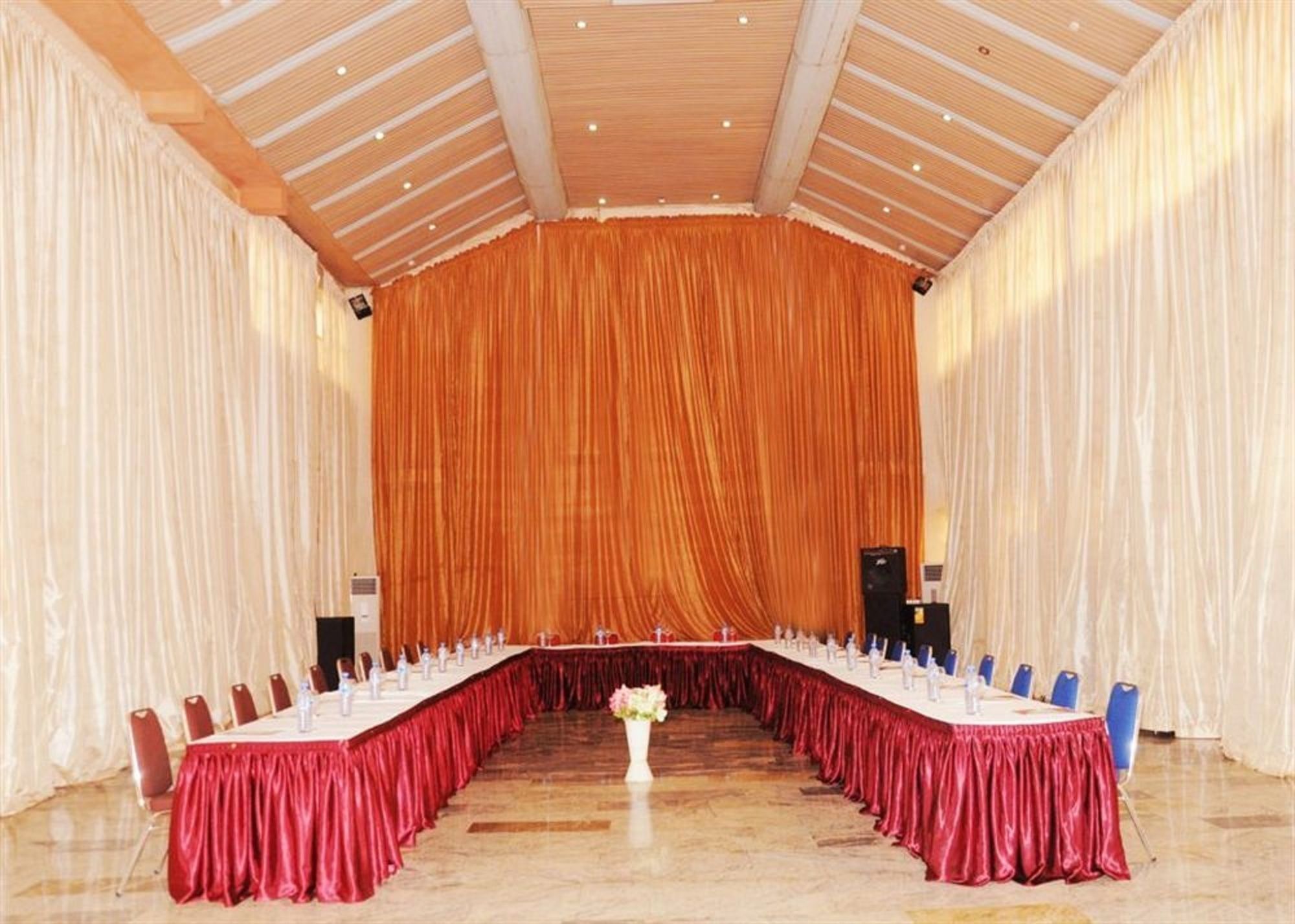 Фото 3J's Hotel Ltd