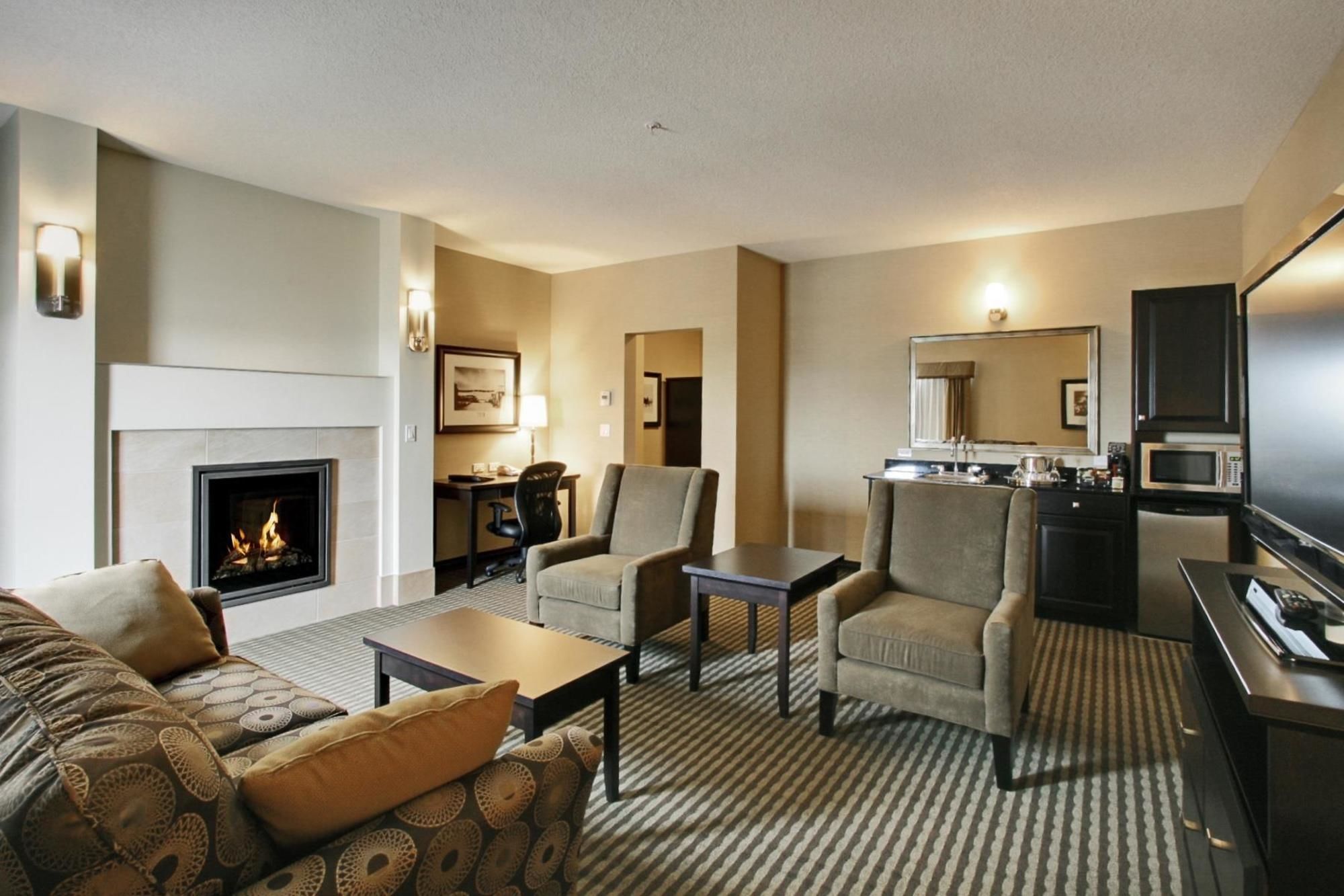 Фото Best Western Sunrise Inn & Suites