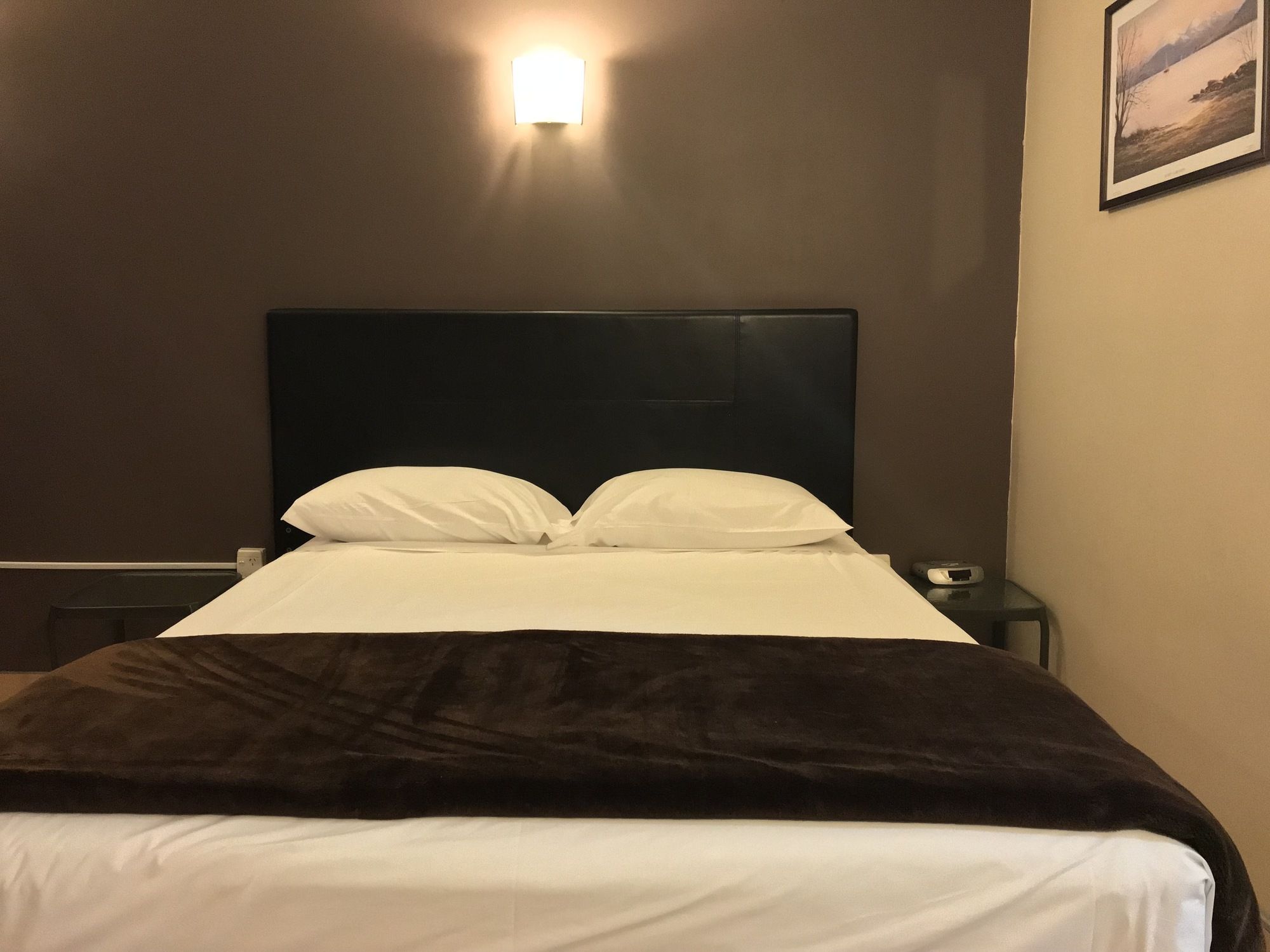 Фото Ascot Epsom Motel