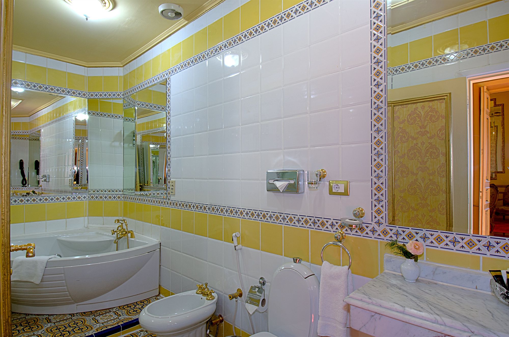 Фото Paradise Inn Le Metropole Hotel