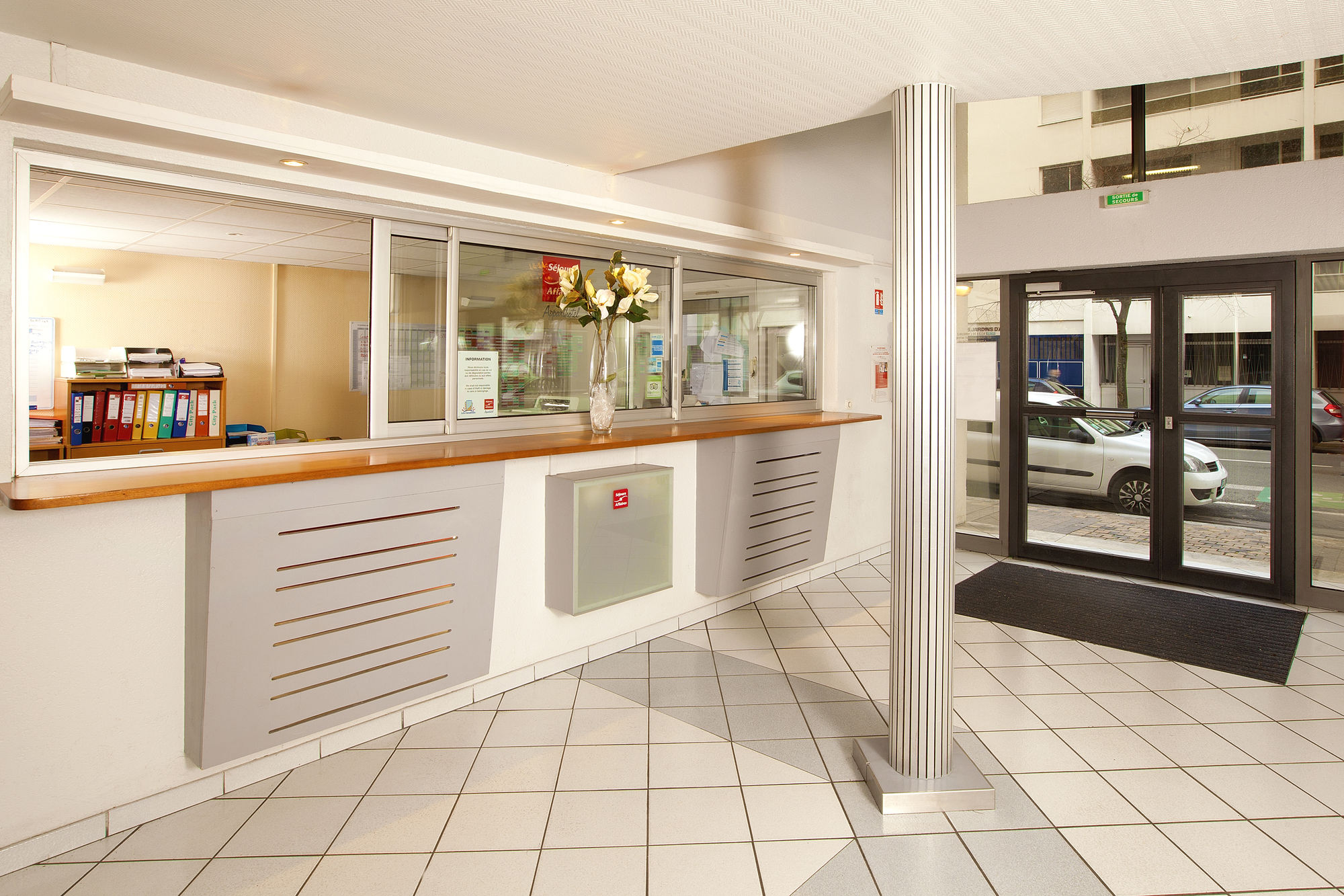 Фото Séjours & Affaires Bordeaux de L'Yser