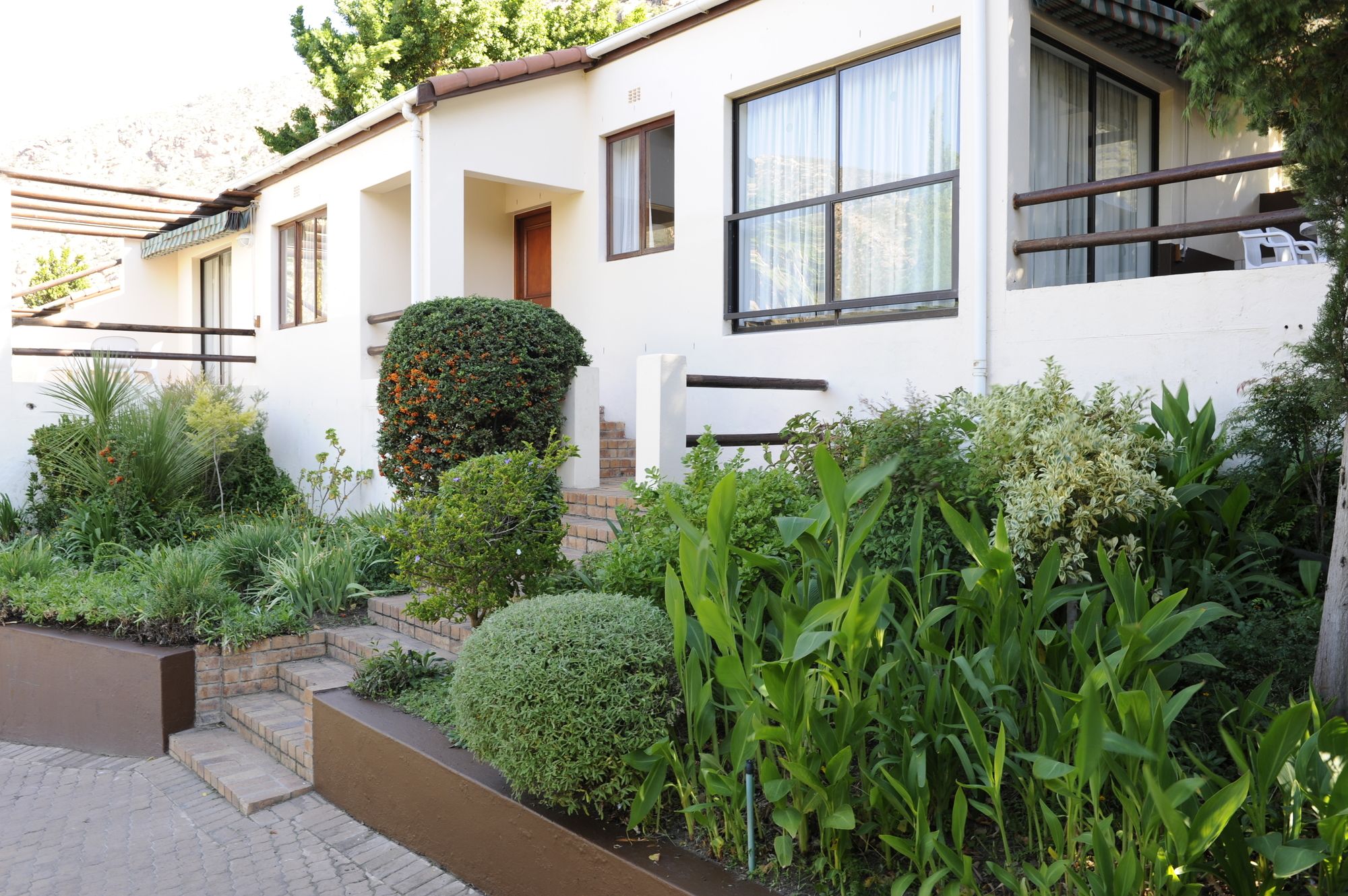 Фото Montagu Springs Resort