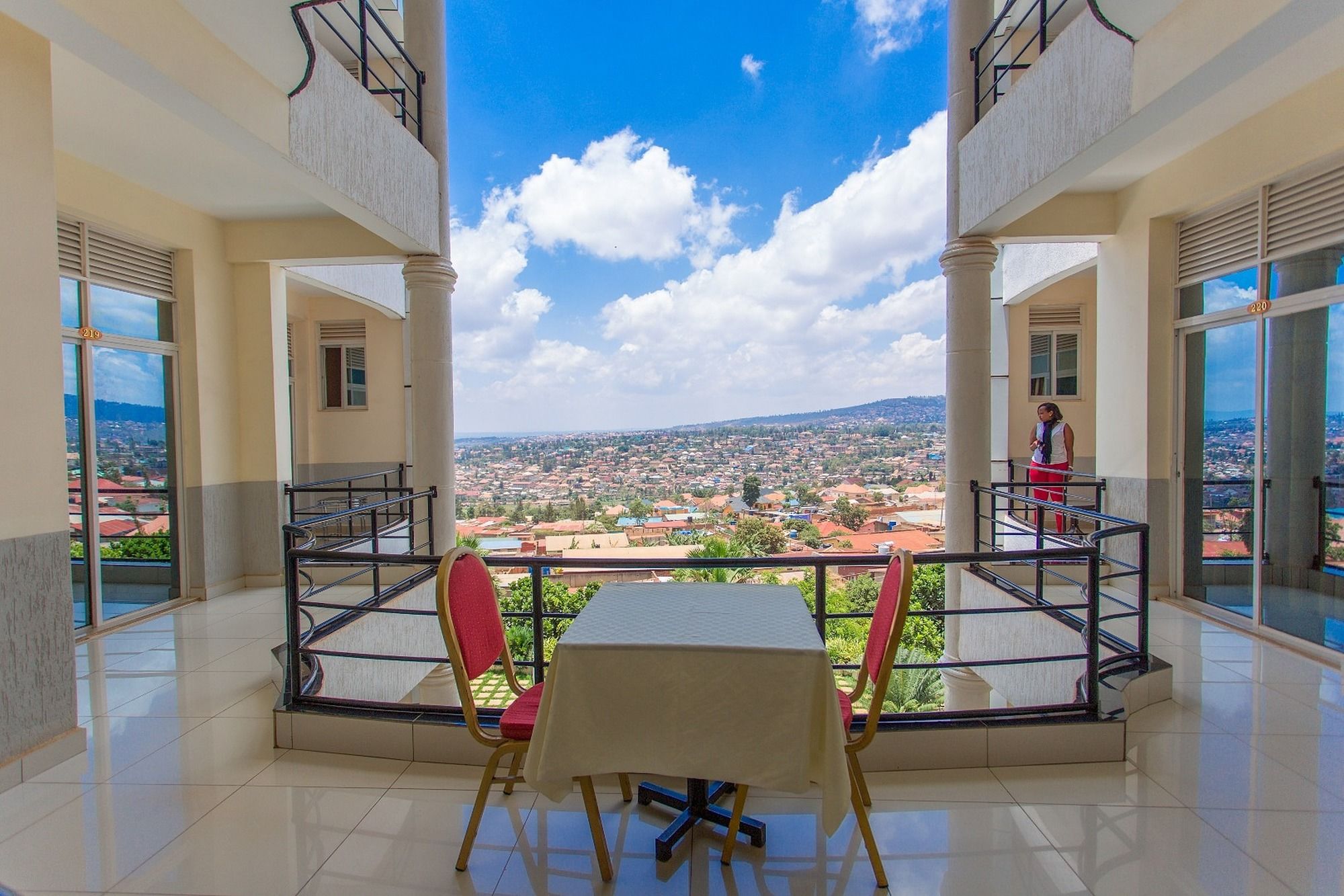 Фото The Mirror Hotel