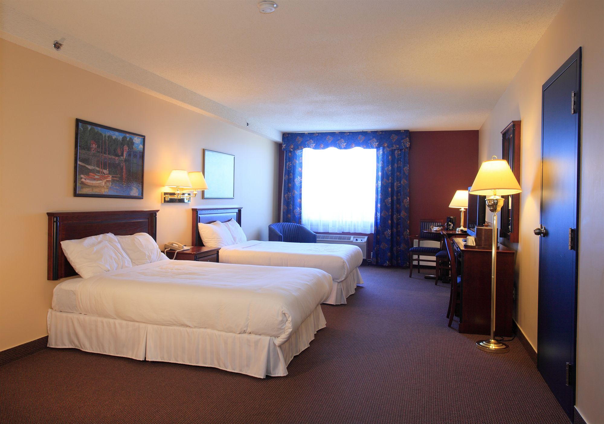 Фото отеля 2