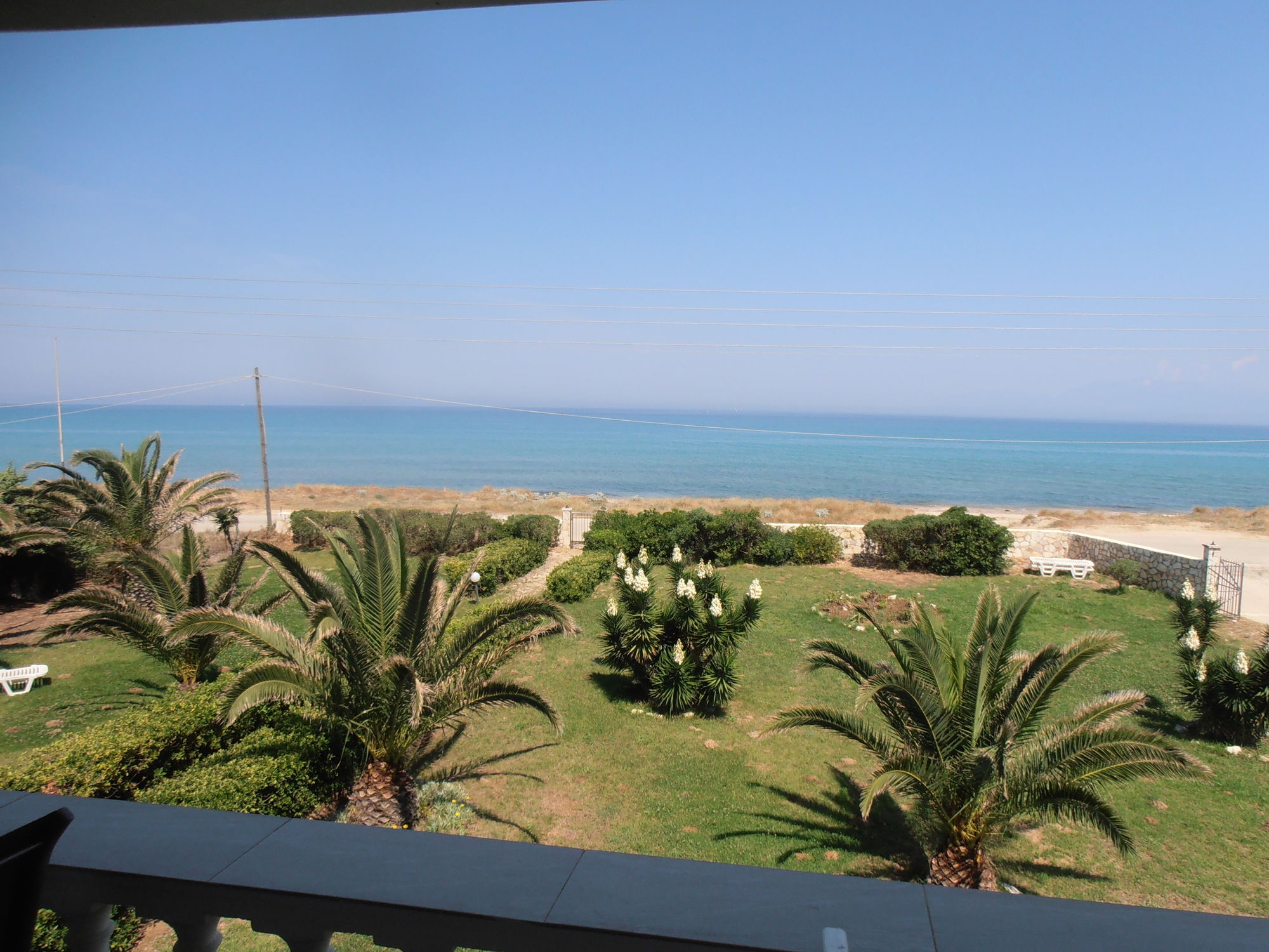 Фото Elli Beach Apartments and Studios