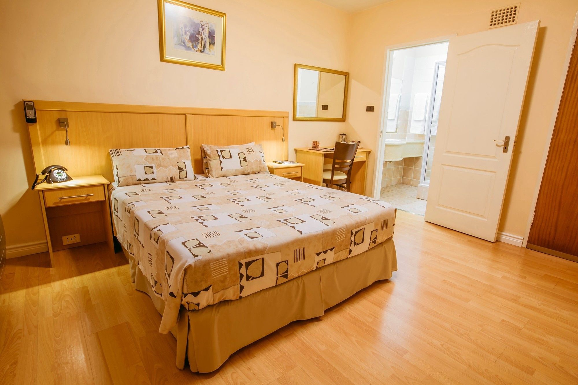 Фото Parliament Hotel