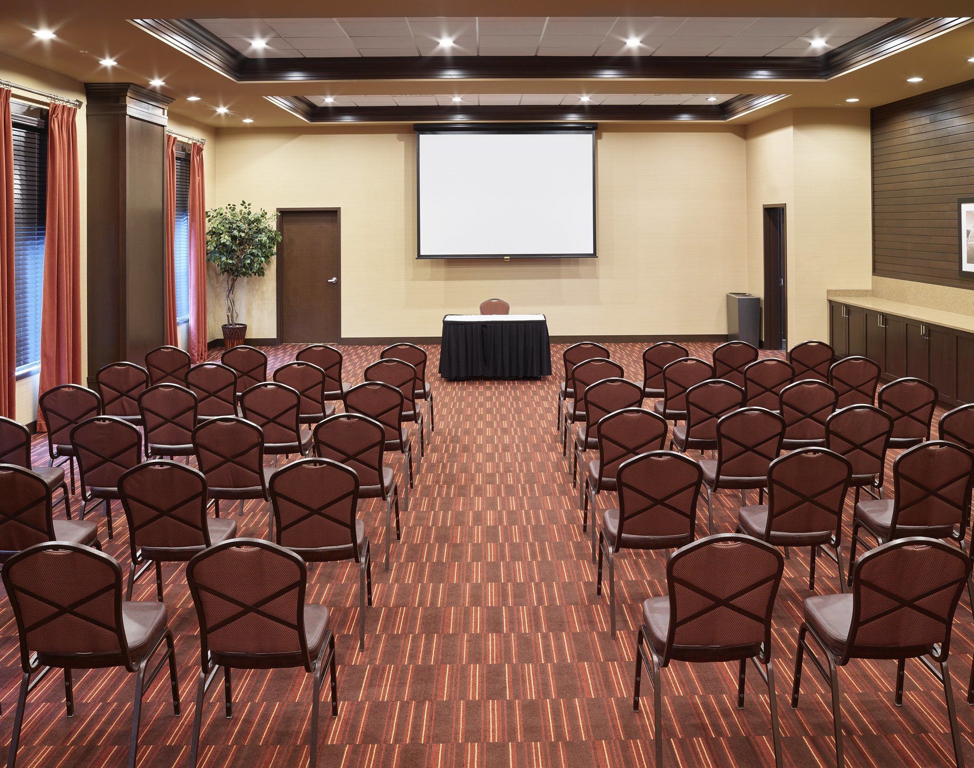 Фото Four Points by Sheraton Edmonton Gateway