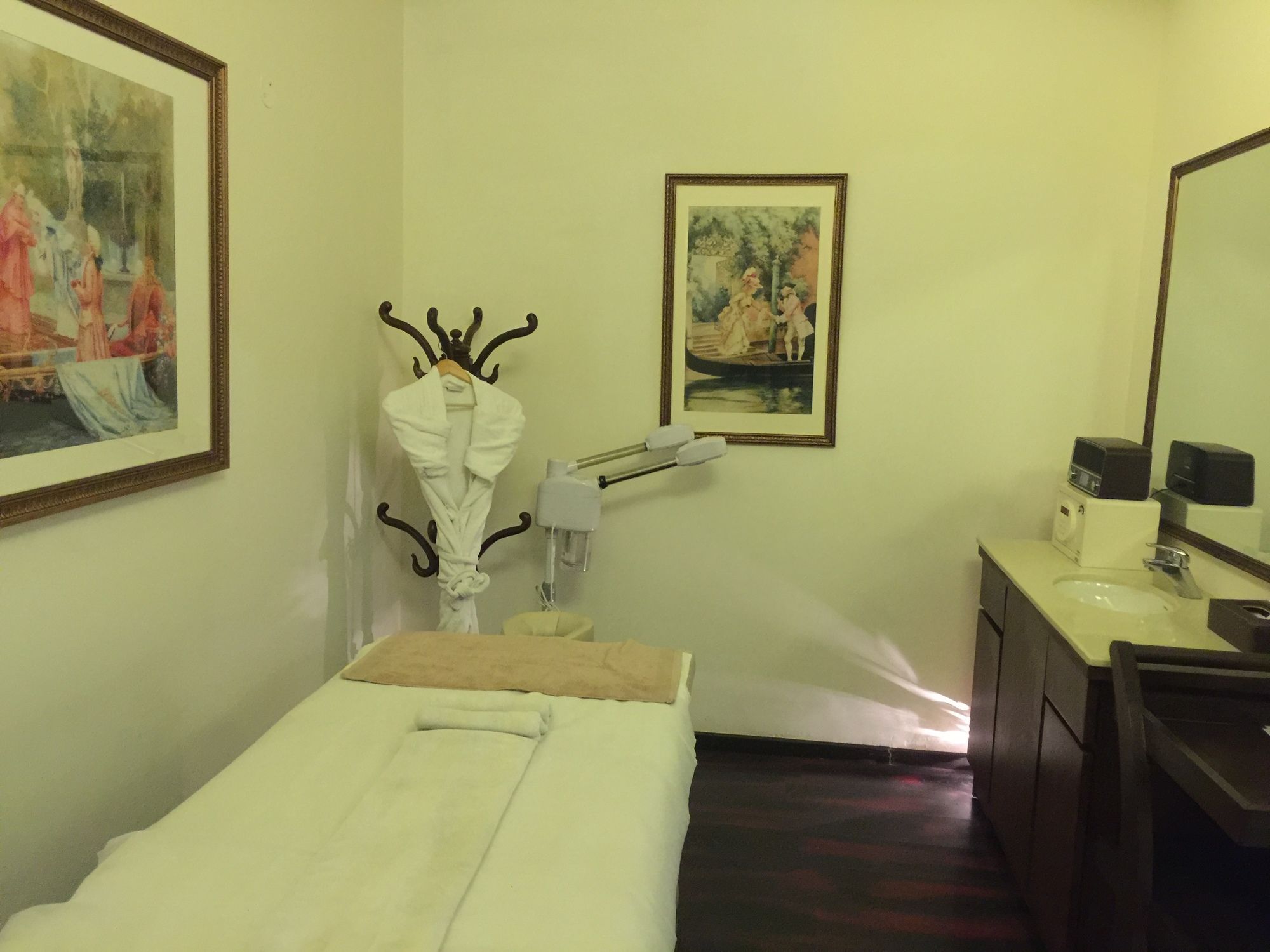 Фото Ramada Plaza by Wyndham Chandigarh Zirakpur