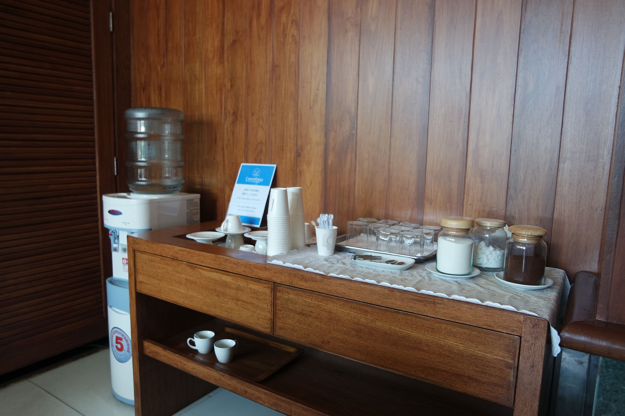 Фото Laemtong Service Apartment