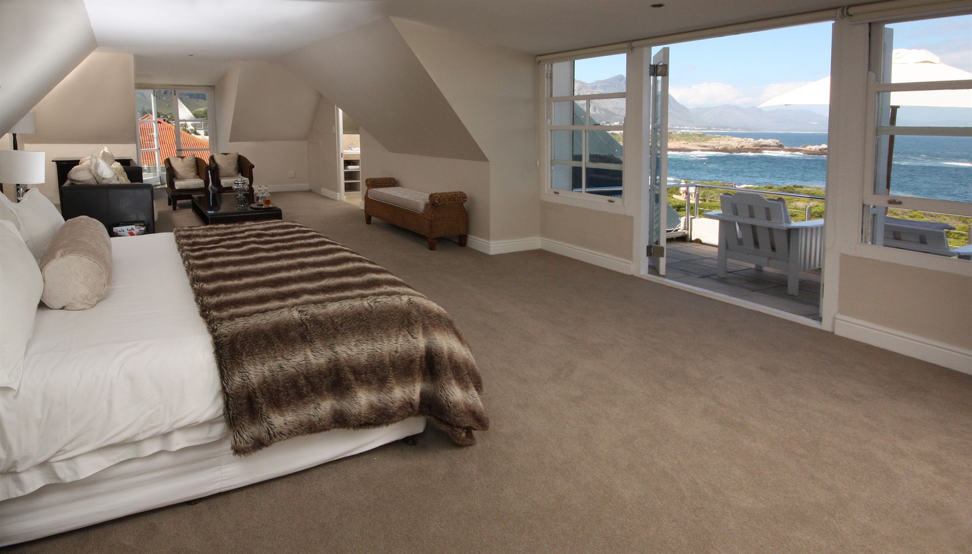 Фото Ocean Eleven Guest House