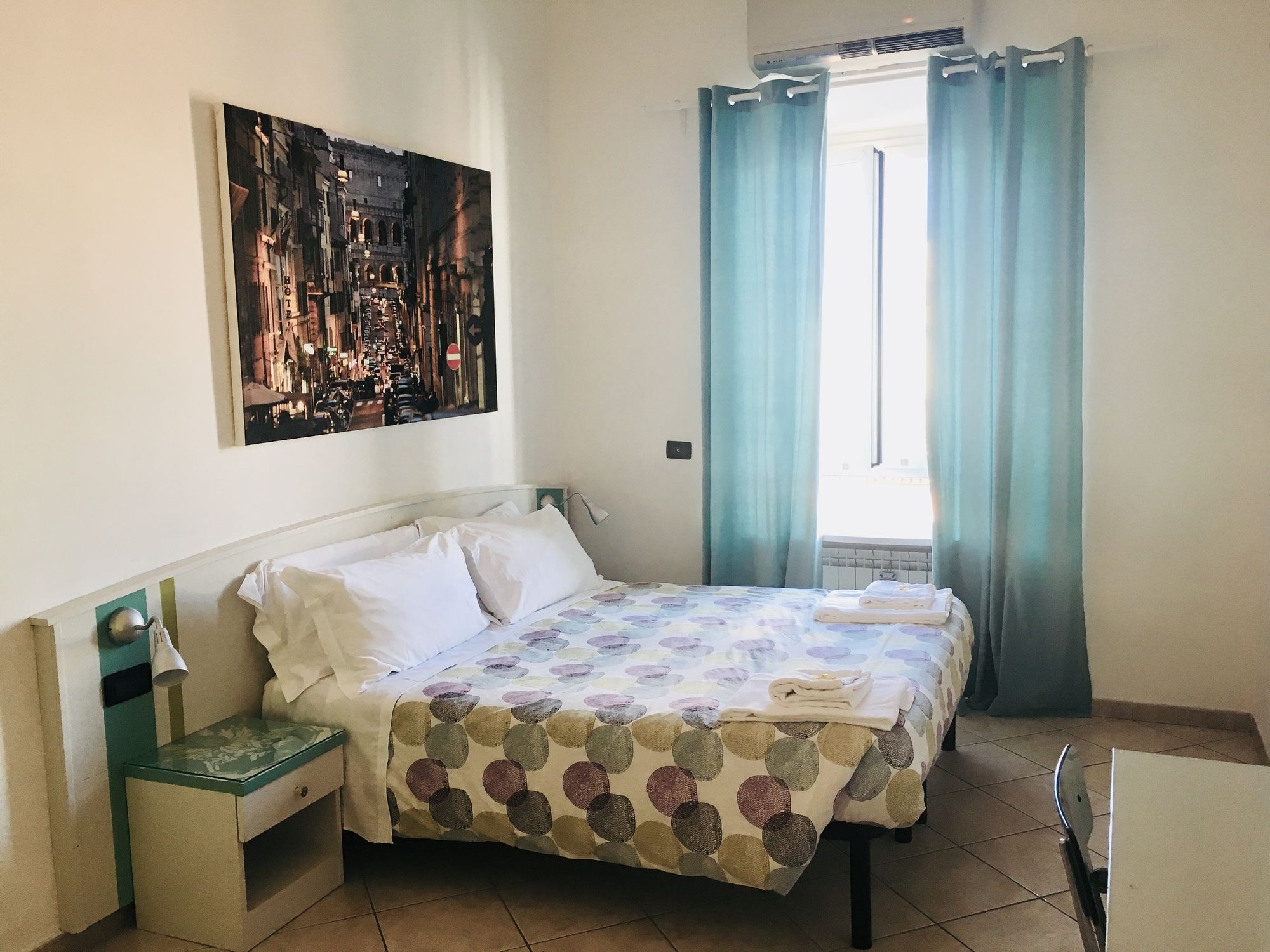 Фото The Beehive