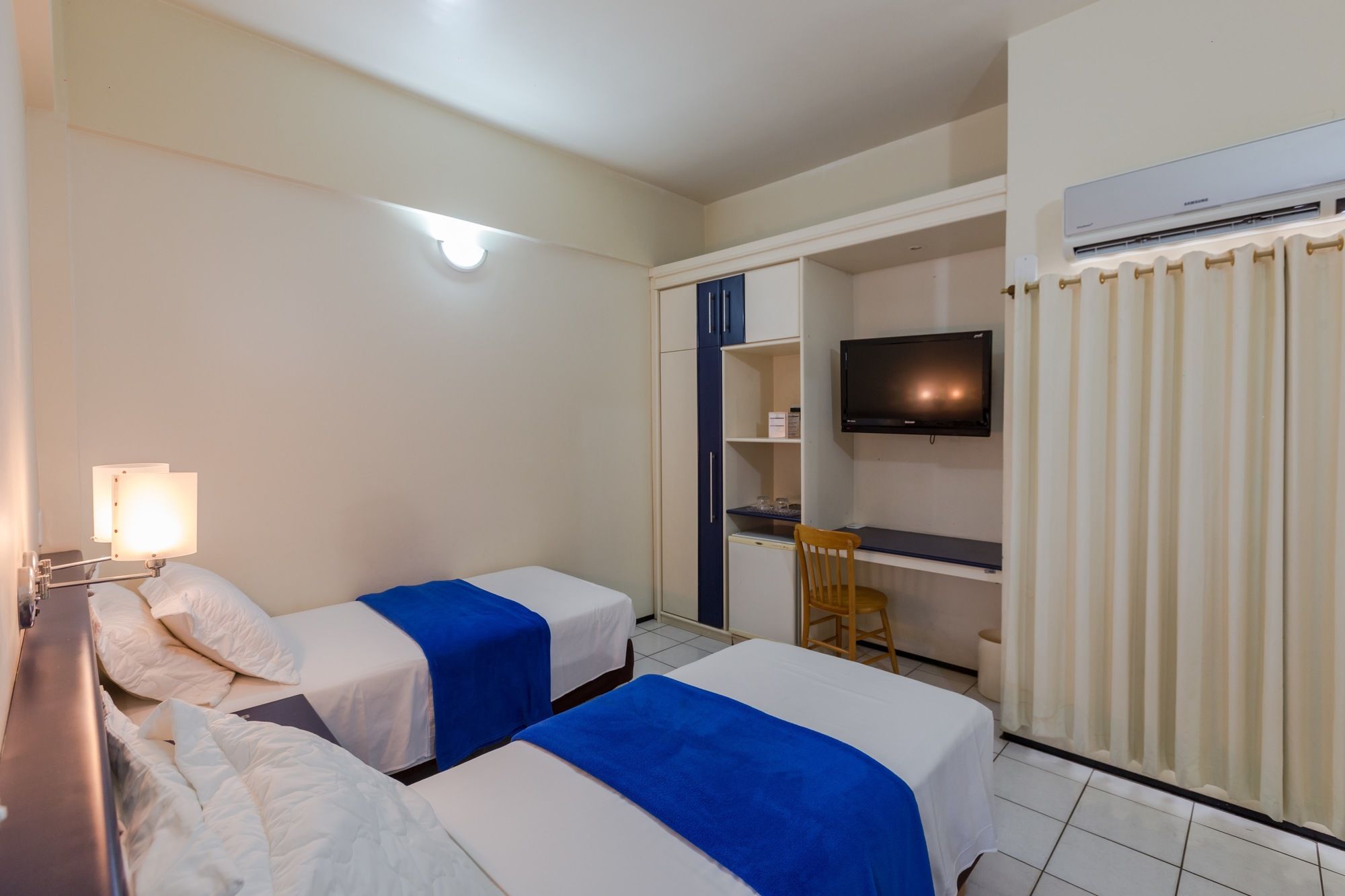 Фото Abbeville Hotel