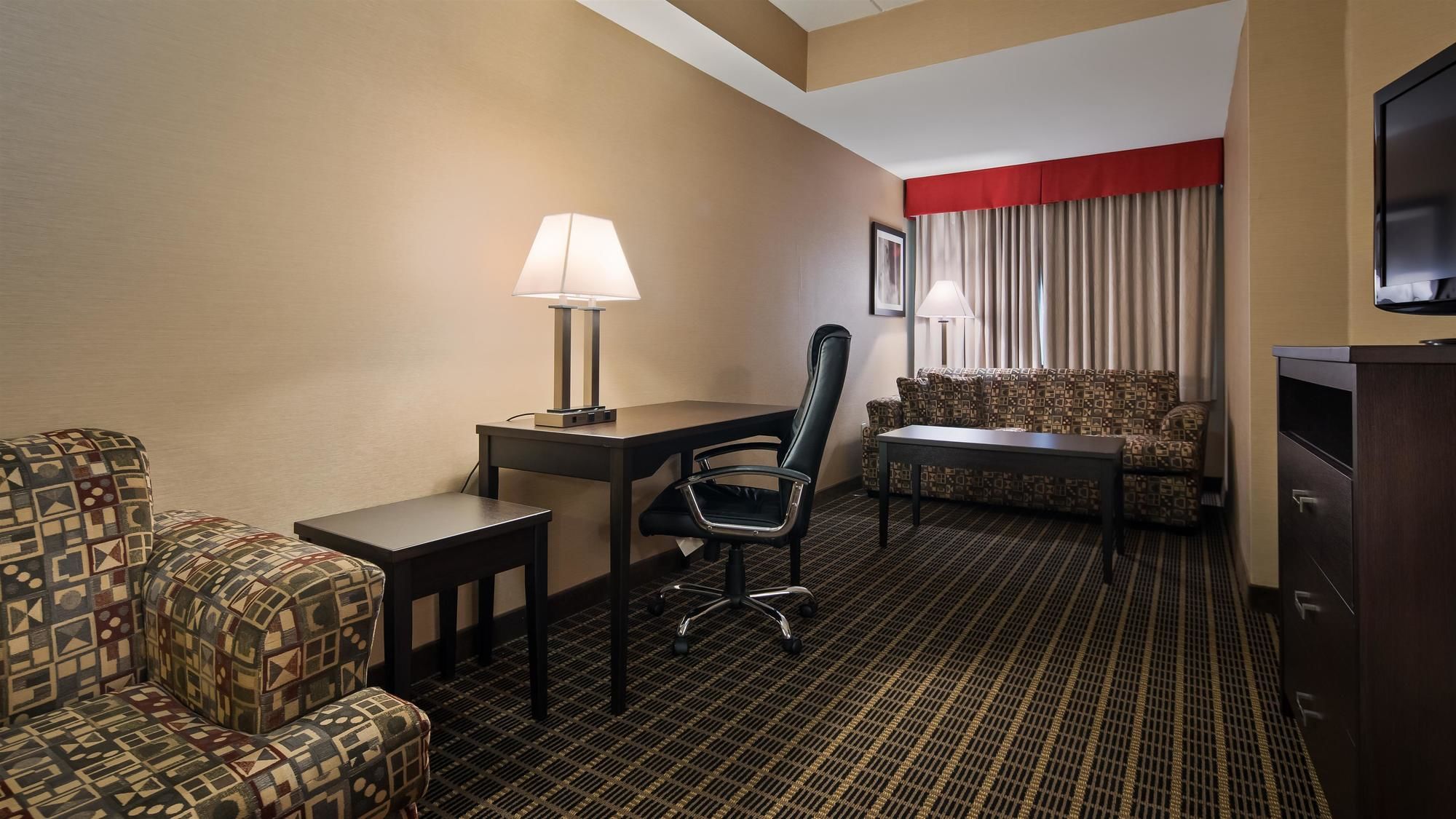 Фото Best Western Plus Burlington Inn & Suites