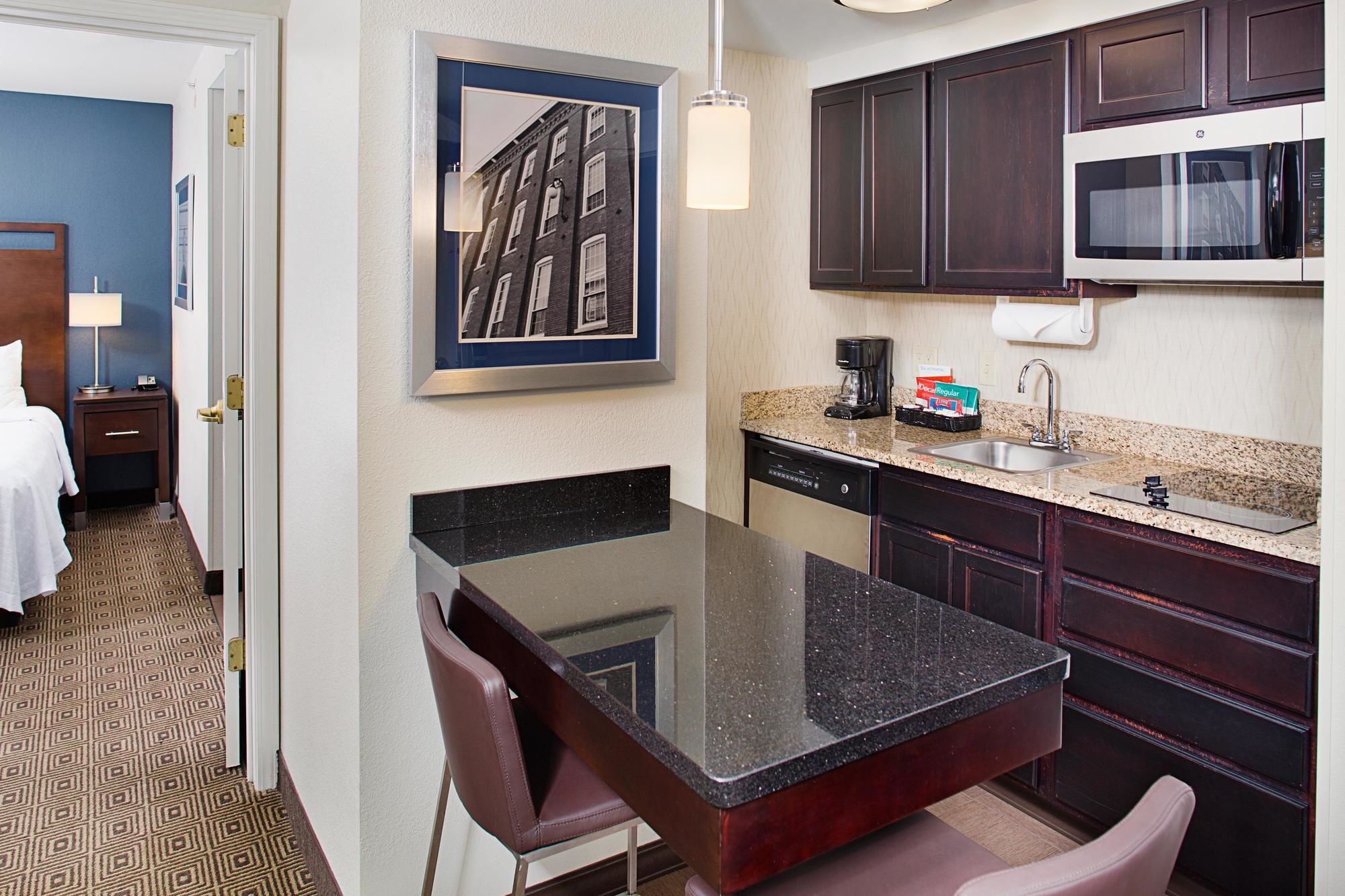 Фото Homewood Suites by Hilton Manchester/Airport