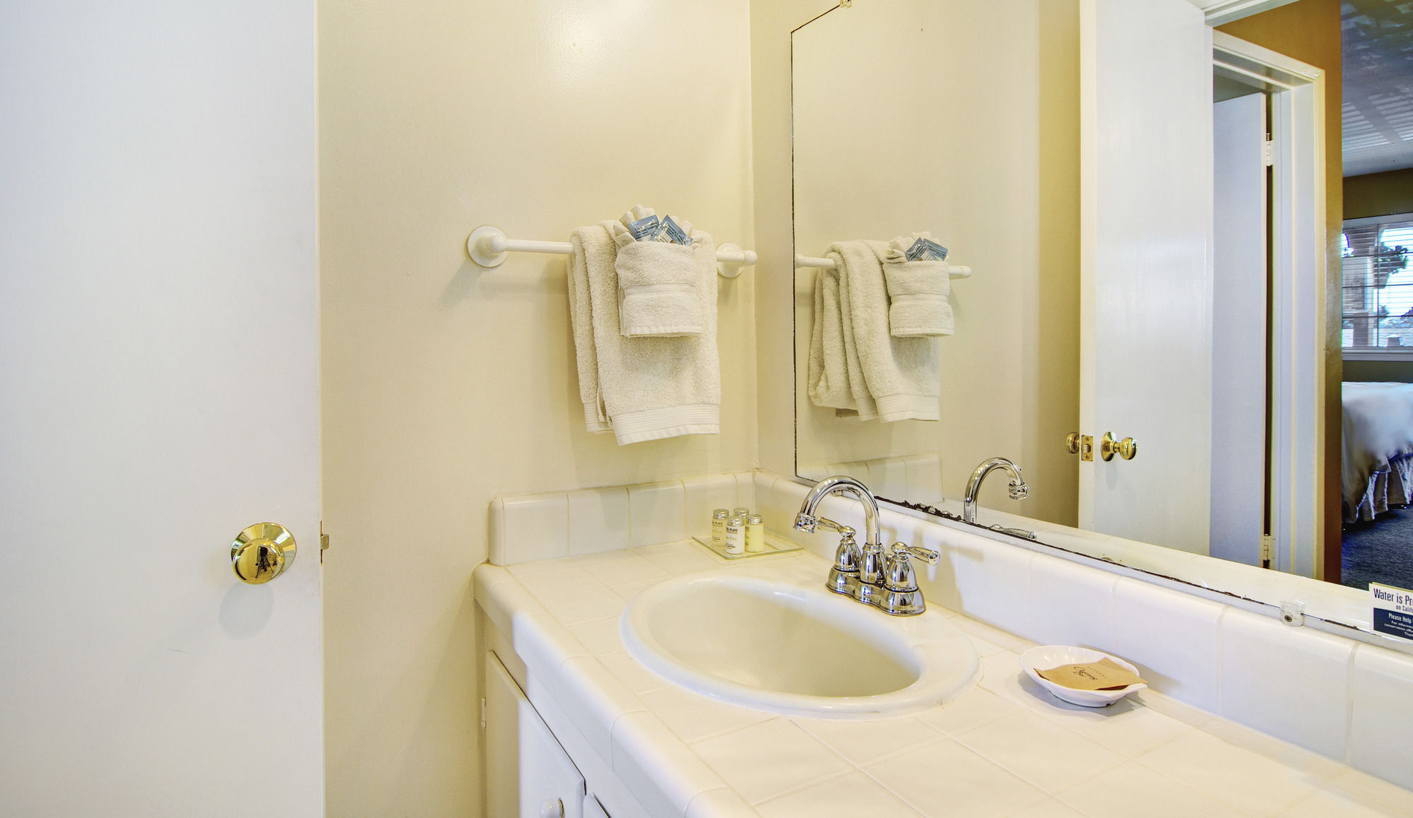 Фото Candle Light Inn