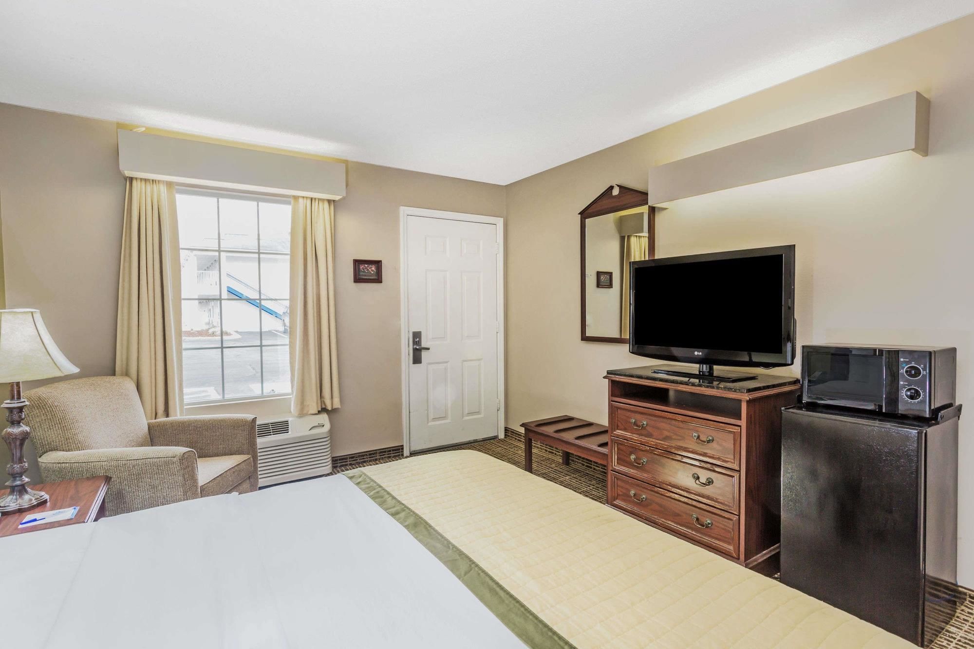 Фото Baymont by Wyndham Valdosta at Valdosta Mall