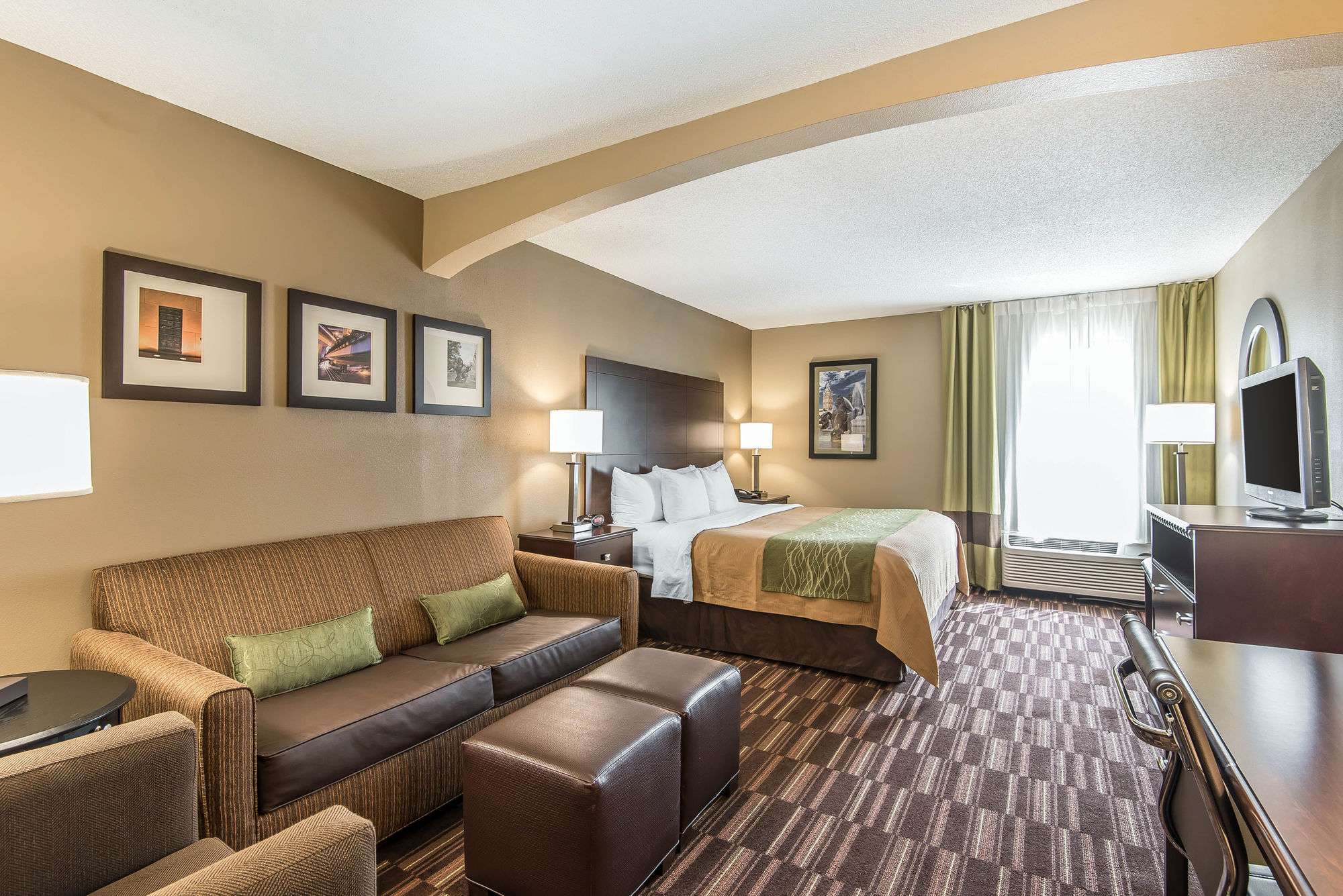 Фото Comfort Inn & Suites Kansas City - Northeast