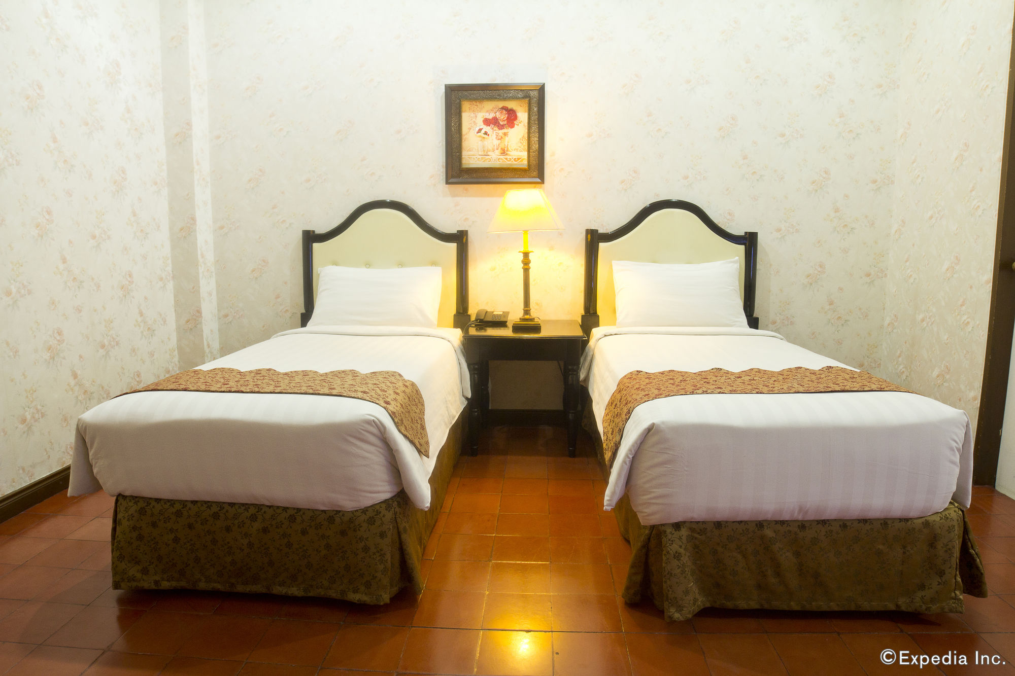 Фото White Knight Hotel Intramuros