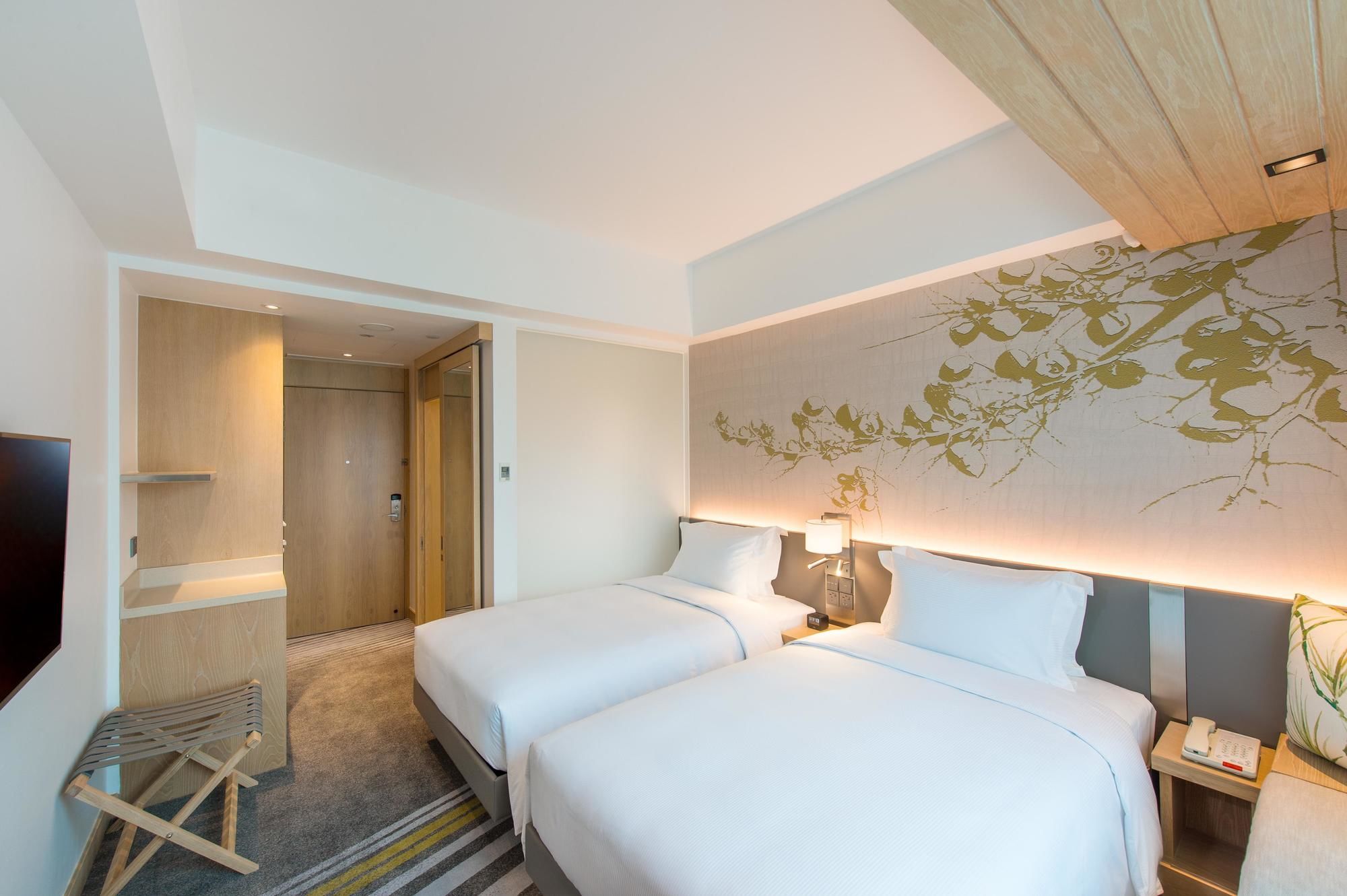 Фото Hilton Garden Inn Singapore Serangoon