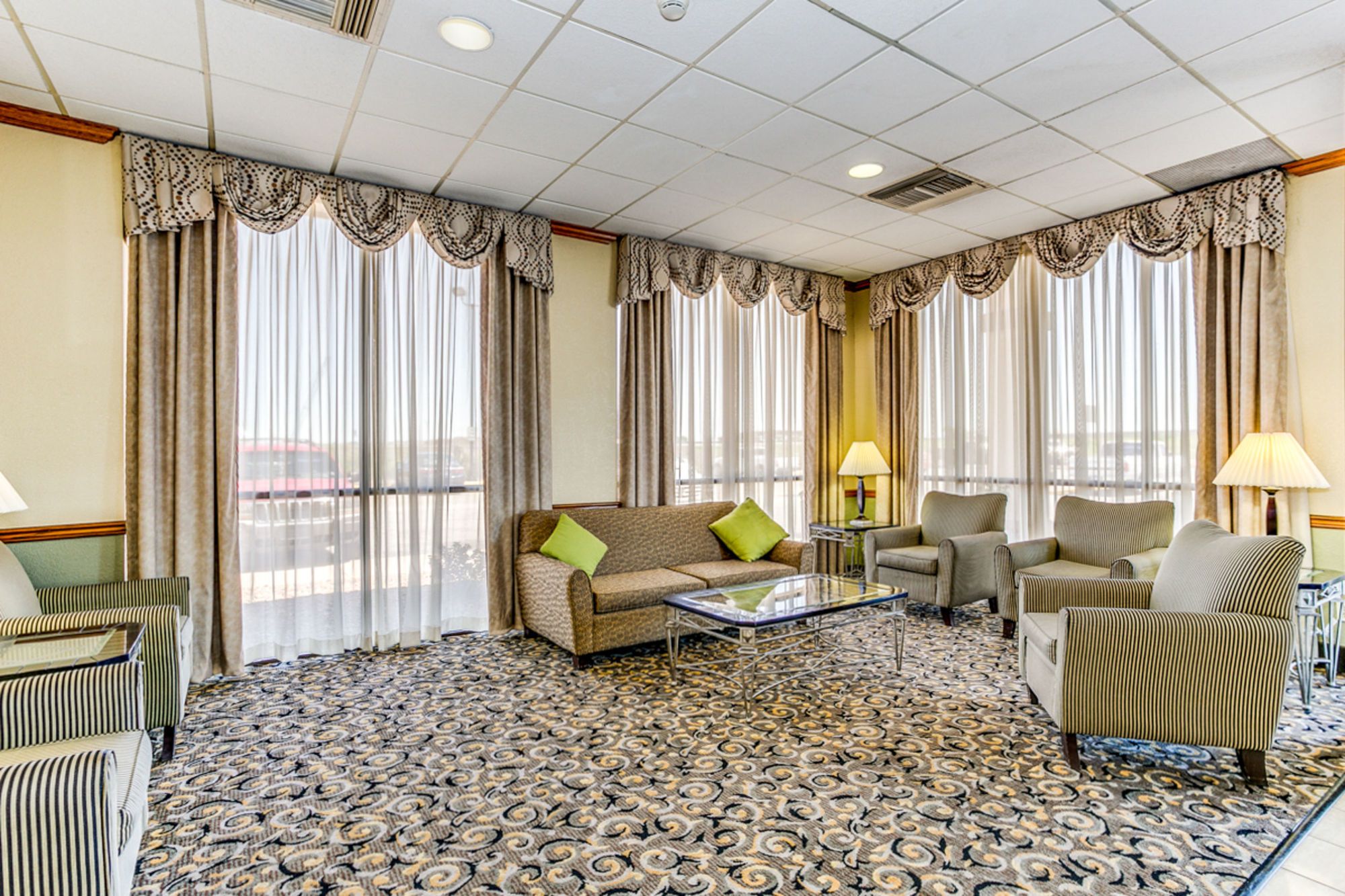 Фото Wingate by Wyndham Wichita Airport