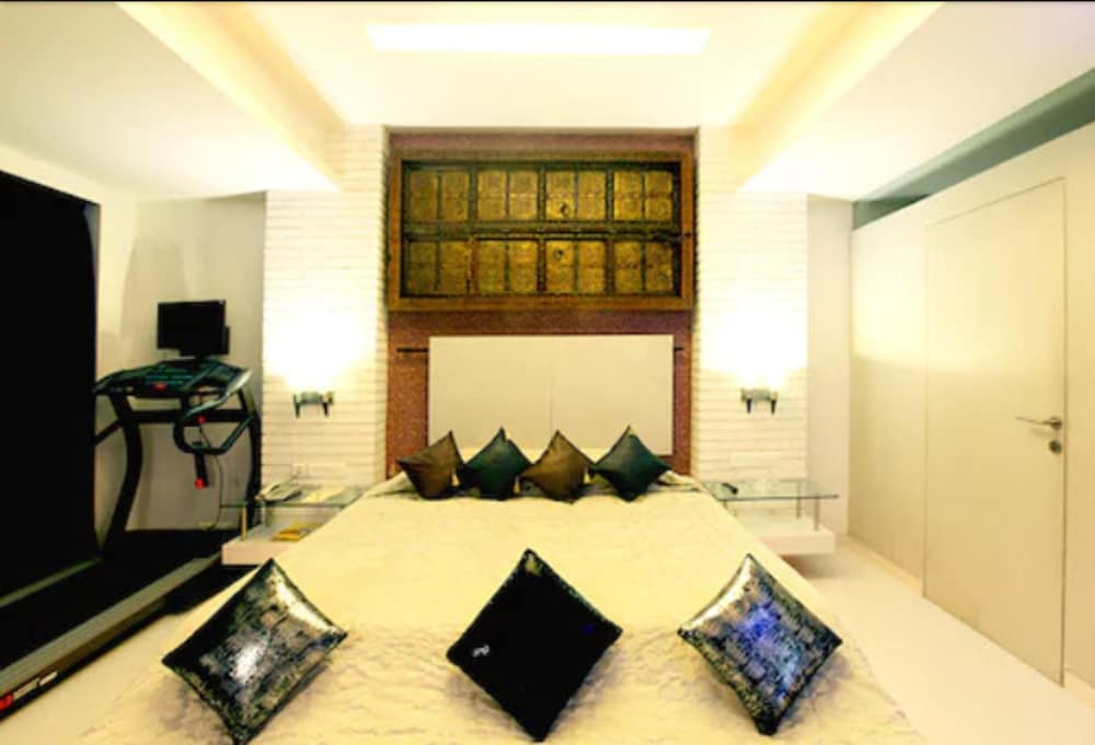 Фото Peninsula Grand Hotel