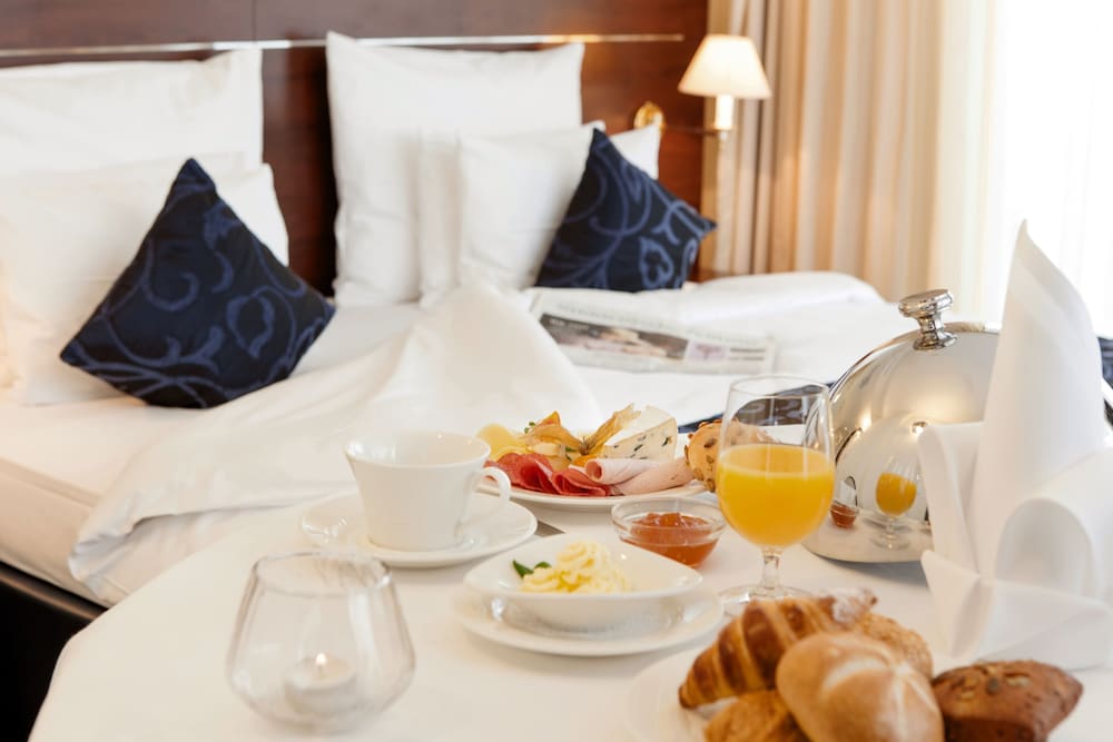 Фото Hotel Vier Jahreszeiten Starnberg