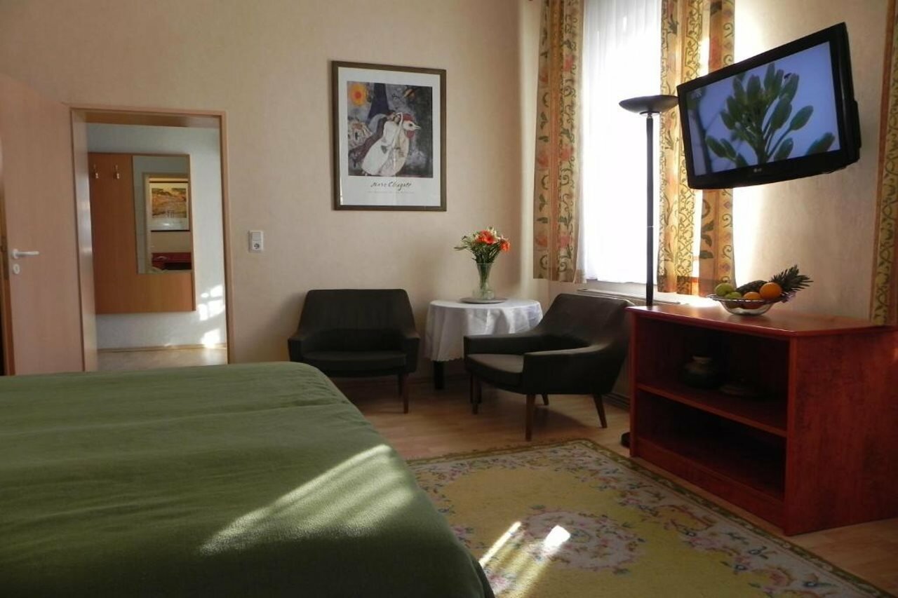 Фото Bahnhof-Hotel Saarlouis