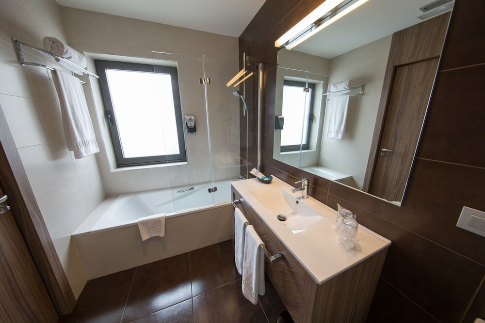 Фото Hotel Aroi Ponferrada