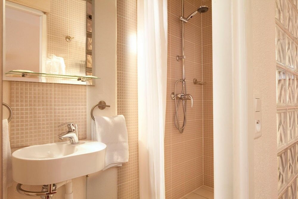 Фото Hôtel Londres Saint Honoré