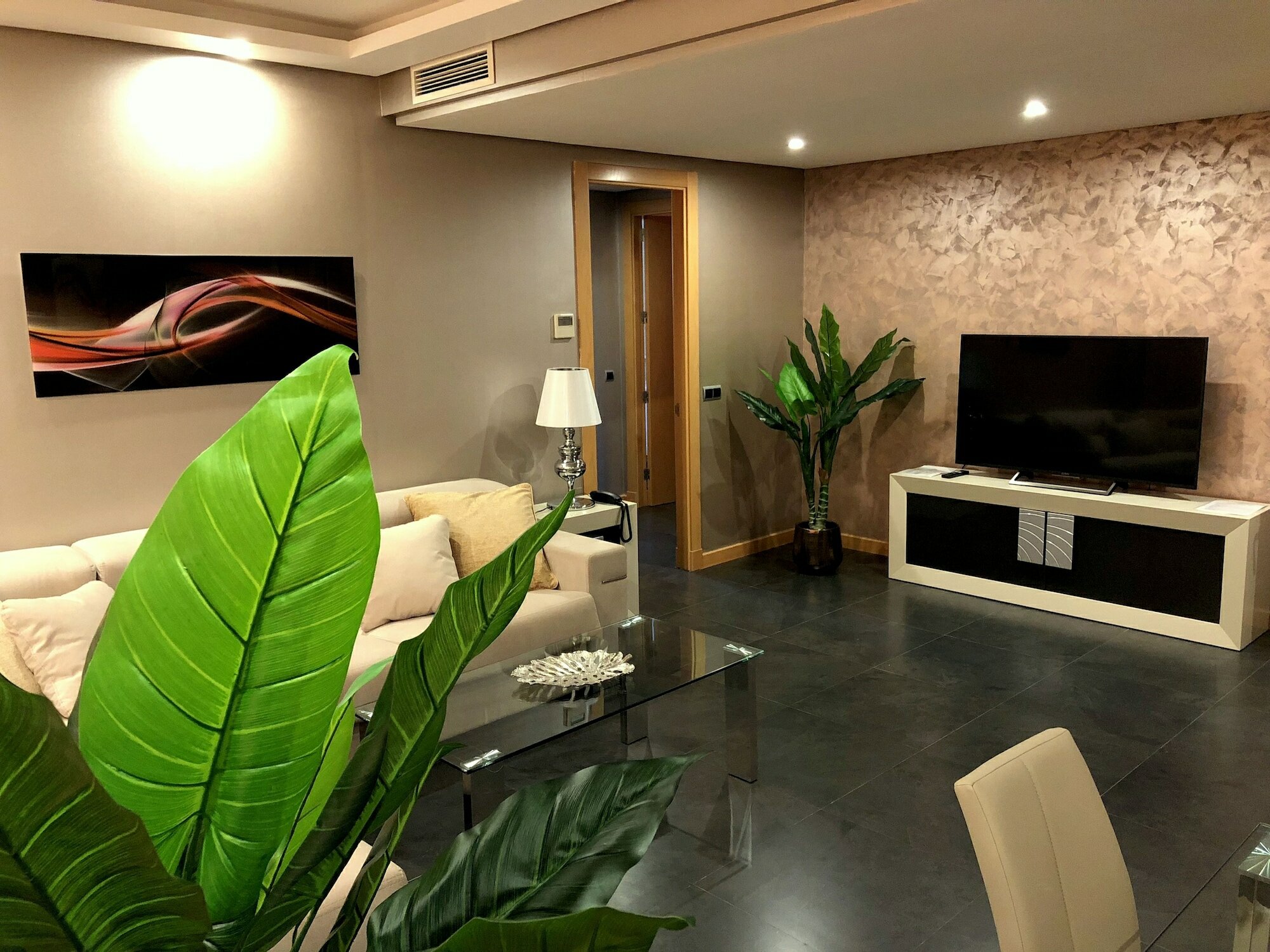 Фото Artplatinum Suites & Apartments