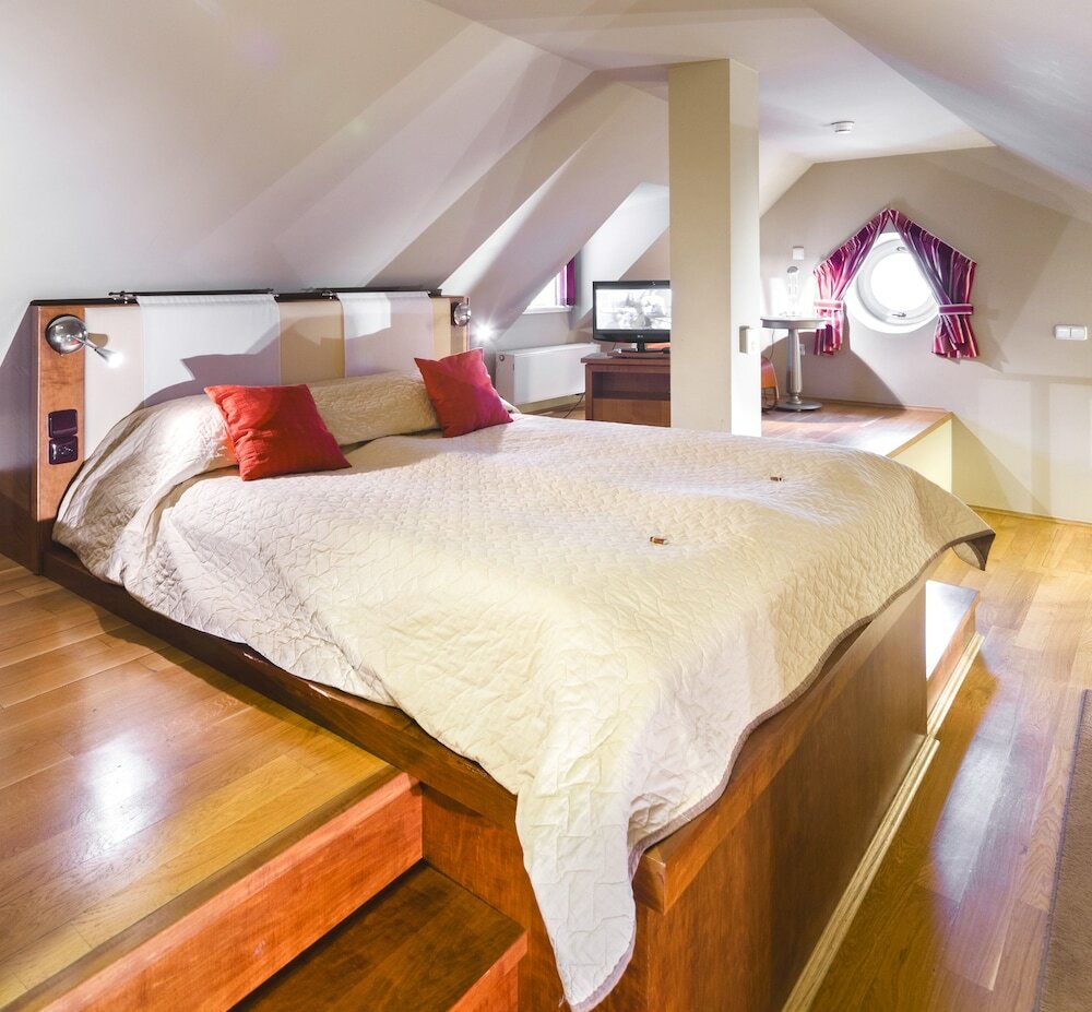 Фото The Golden Wheel