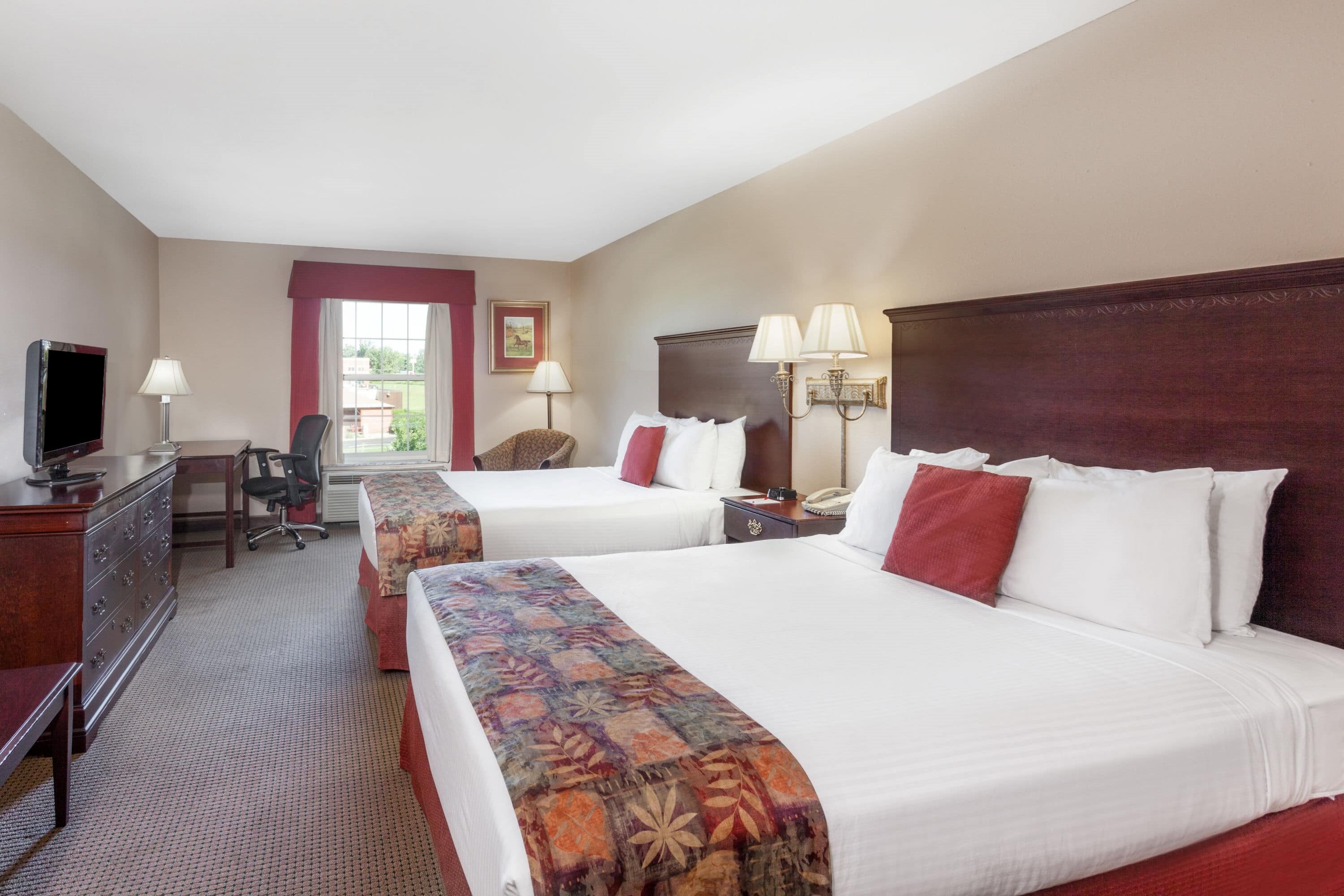 Фото Days Inn by Wyndham Raleigh Midtown