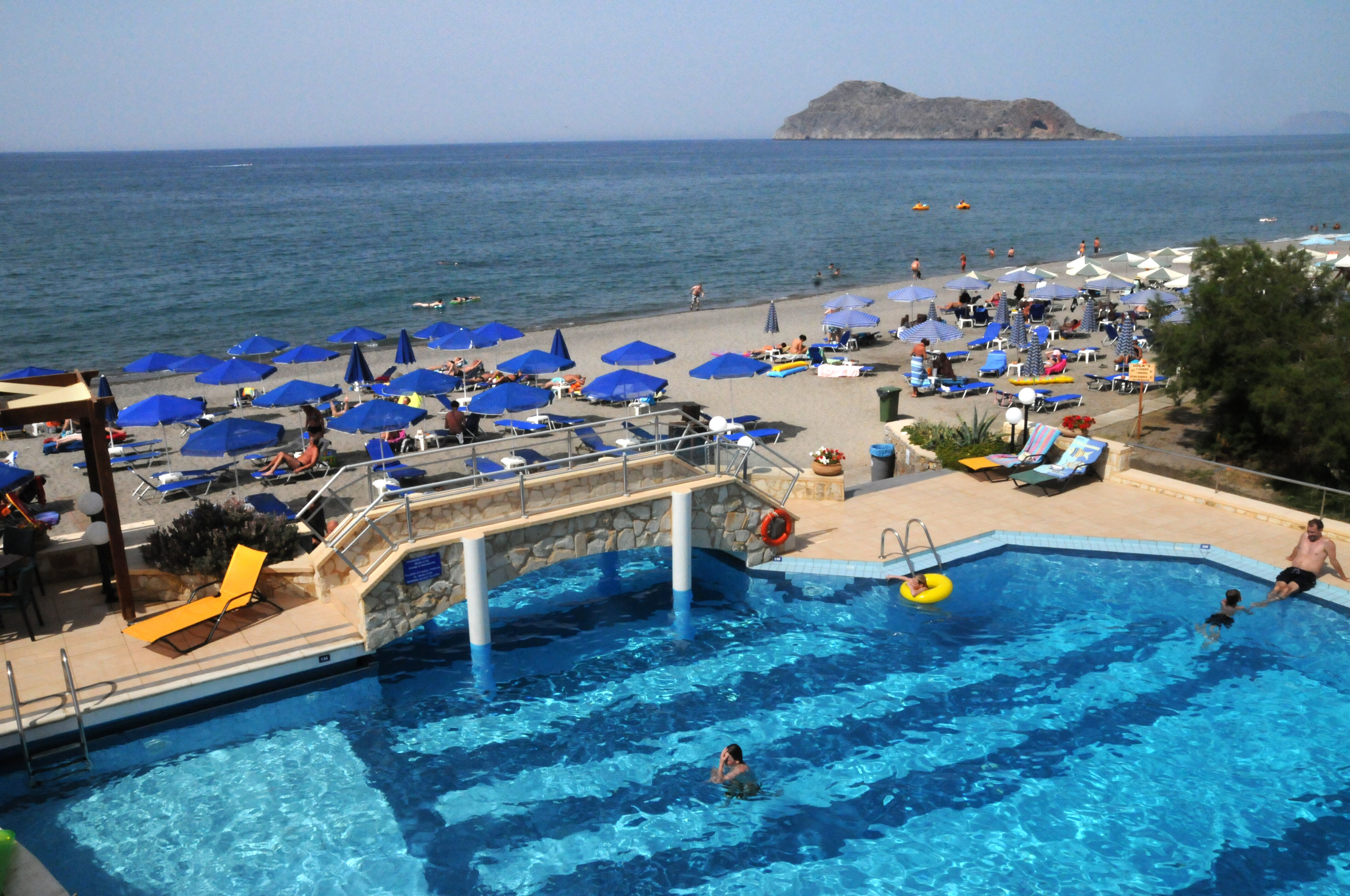 Фото отеля 2