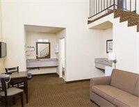 Фото Key Inn & Suites