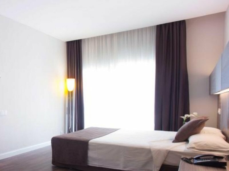 Фото Hotel Serrano by AA Hoteles