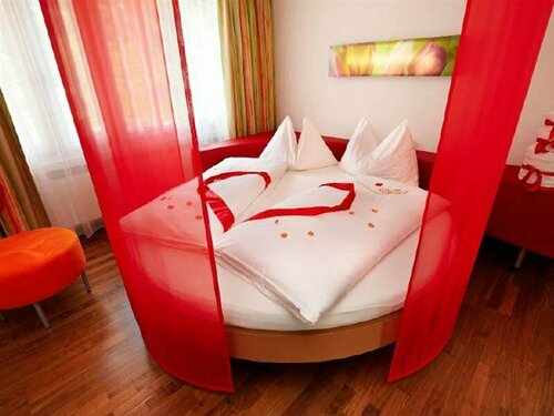 Гостиница Ramada by Wyndham Baden Hotel du Parc в Бадене