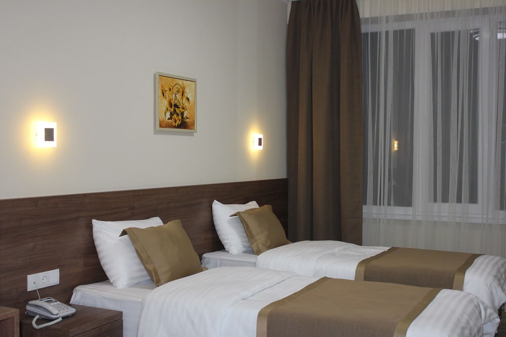 Фото Тбилотель