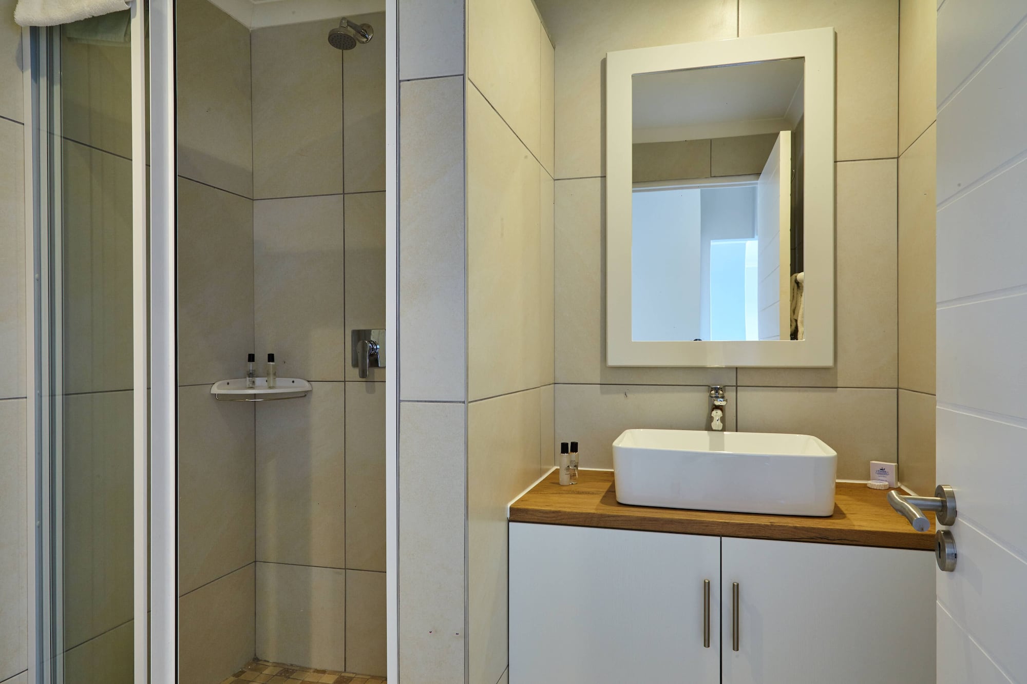 Фото Windsor Self Catering Apartments