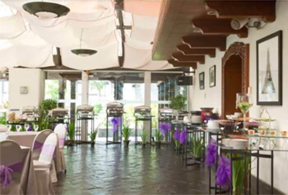 Фото Lumire Hotel and Convention Center