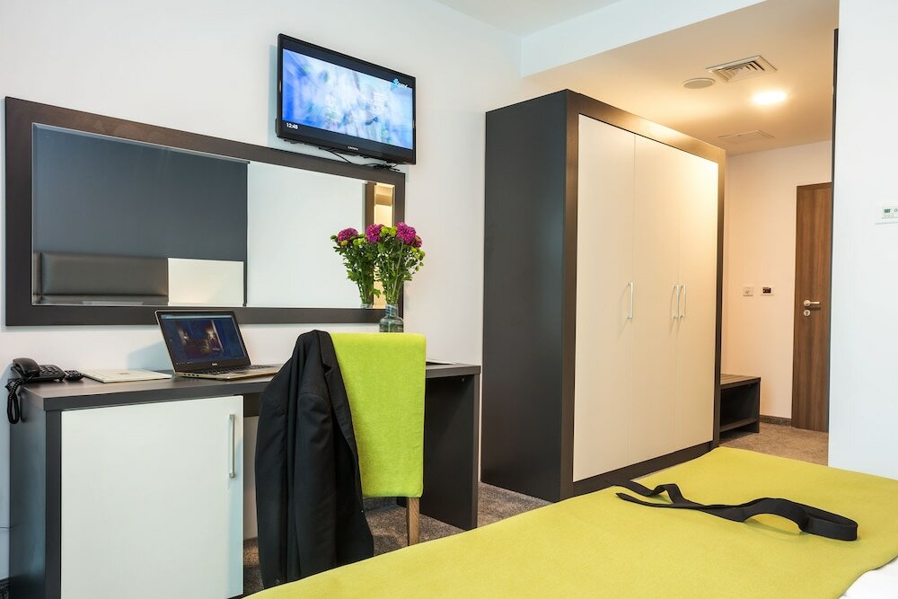 Фото Earth and People SPA Hotel Sofia